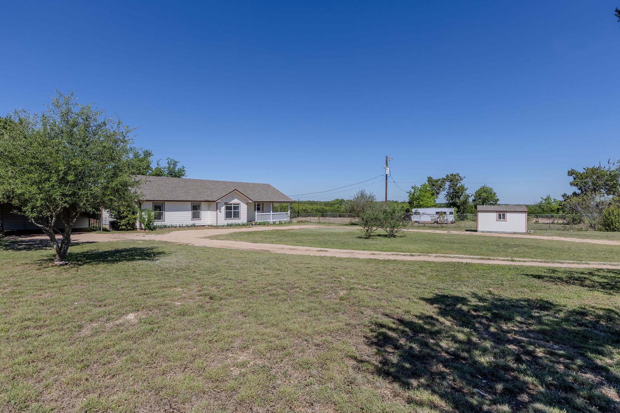 131 Tomahawk Trl, Liberty Hill, TX 78642