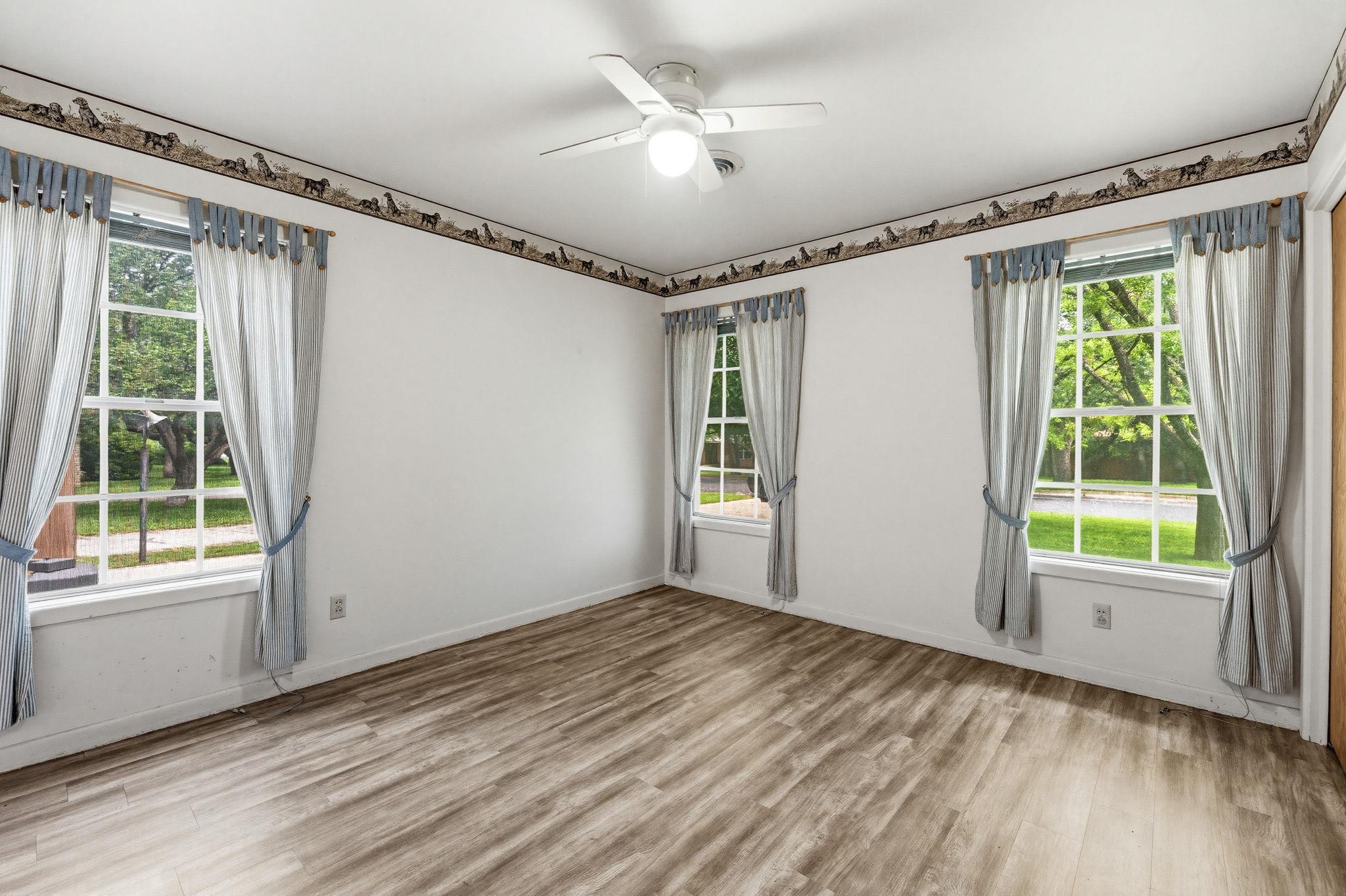 1409 W North Ave, Lampasas, TX 76550