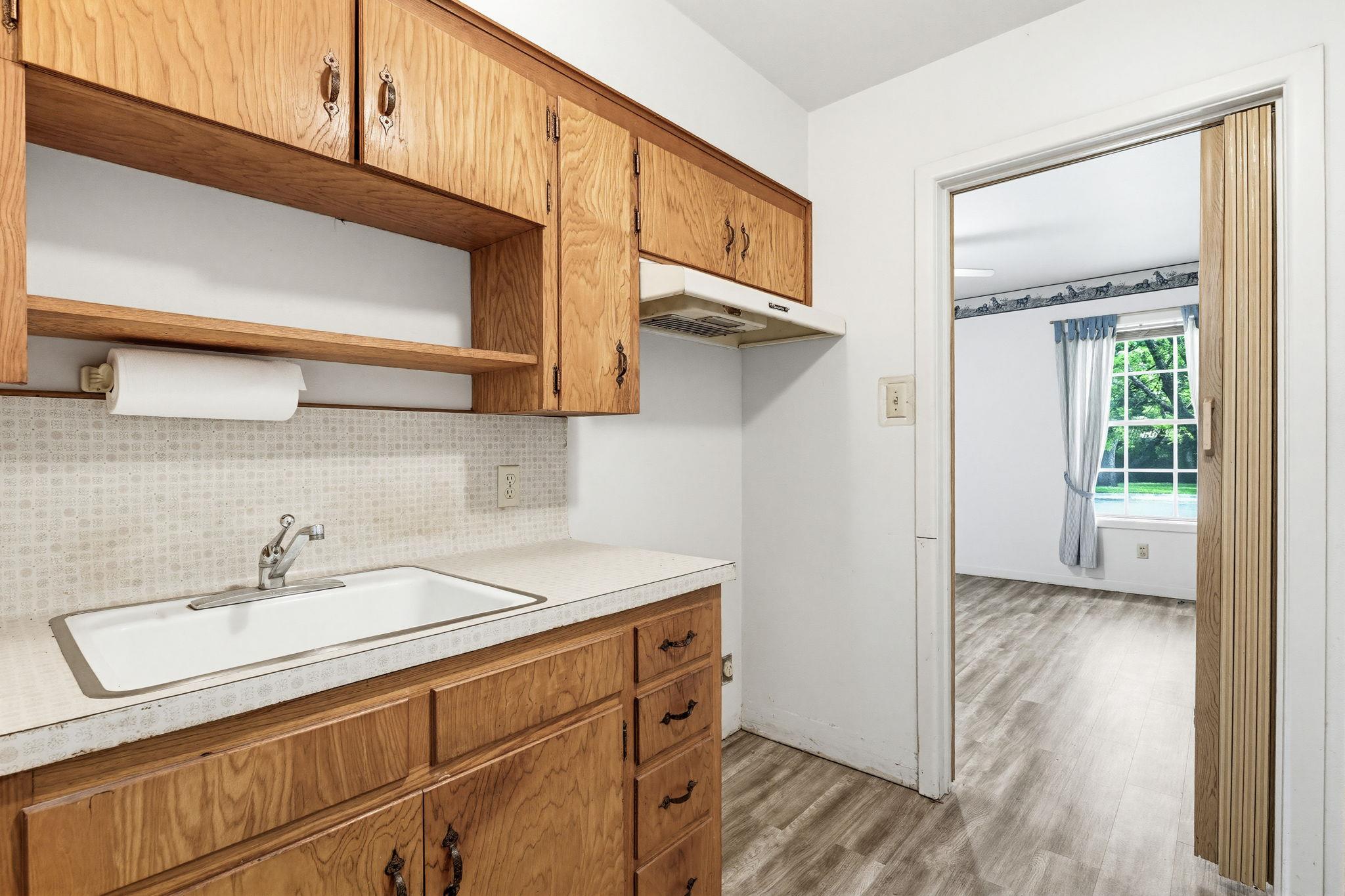 1409 W North Ave, Lampasas, TX 76550