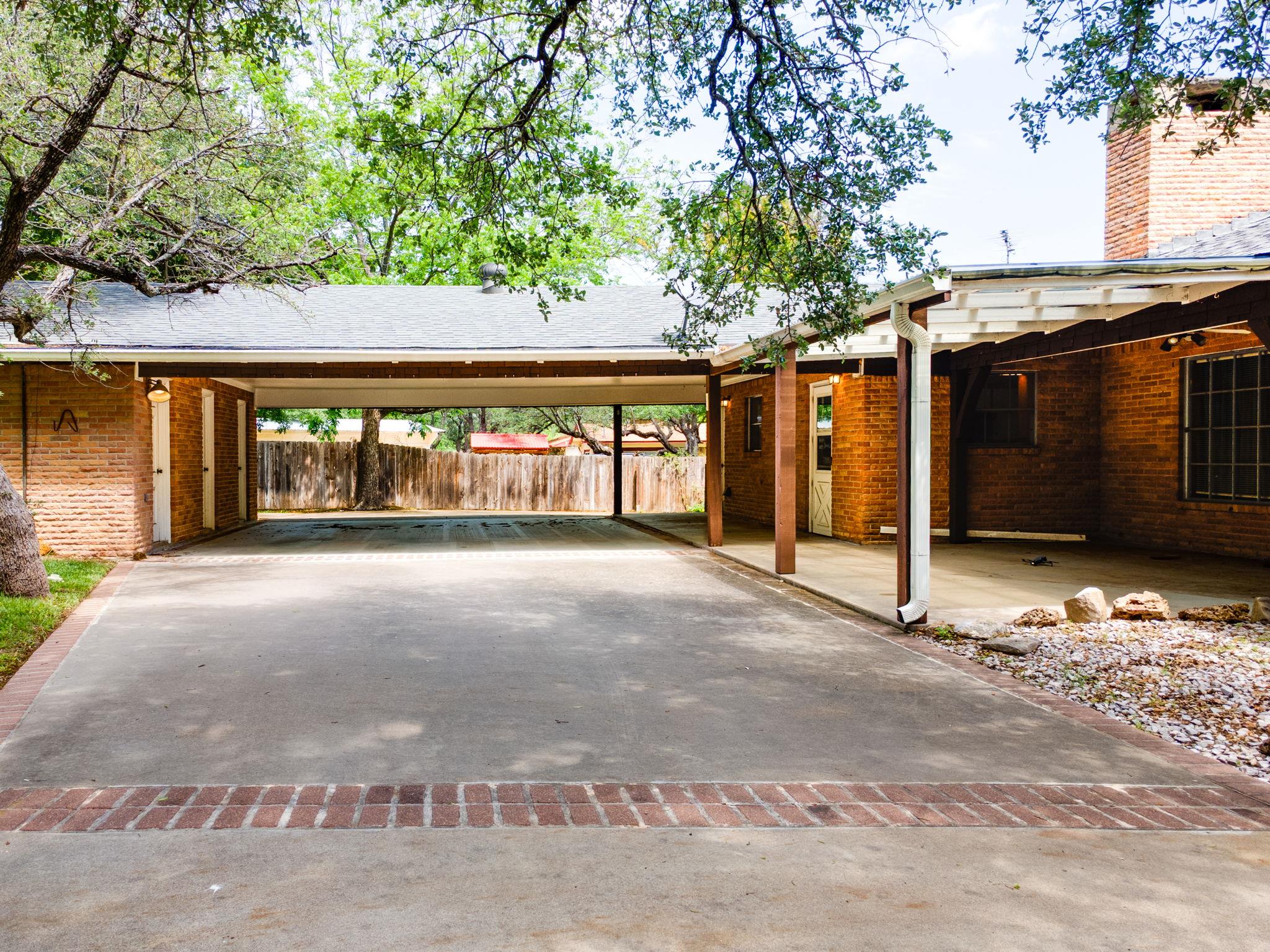 1409 W North Ave, Lampasas, TX 76550