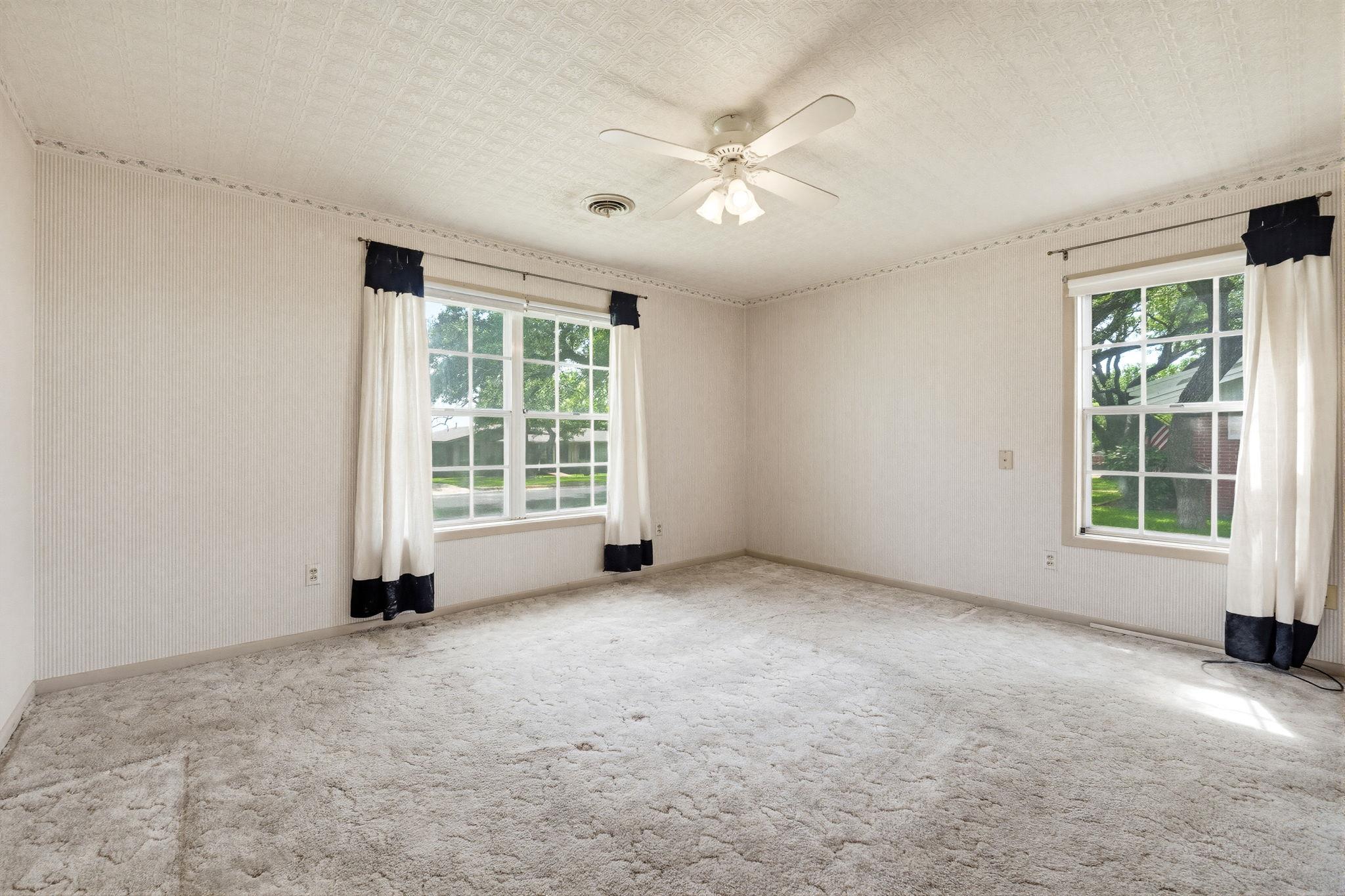 1409 W North Ave, Lampasas, TX 76550