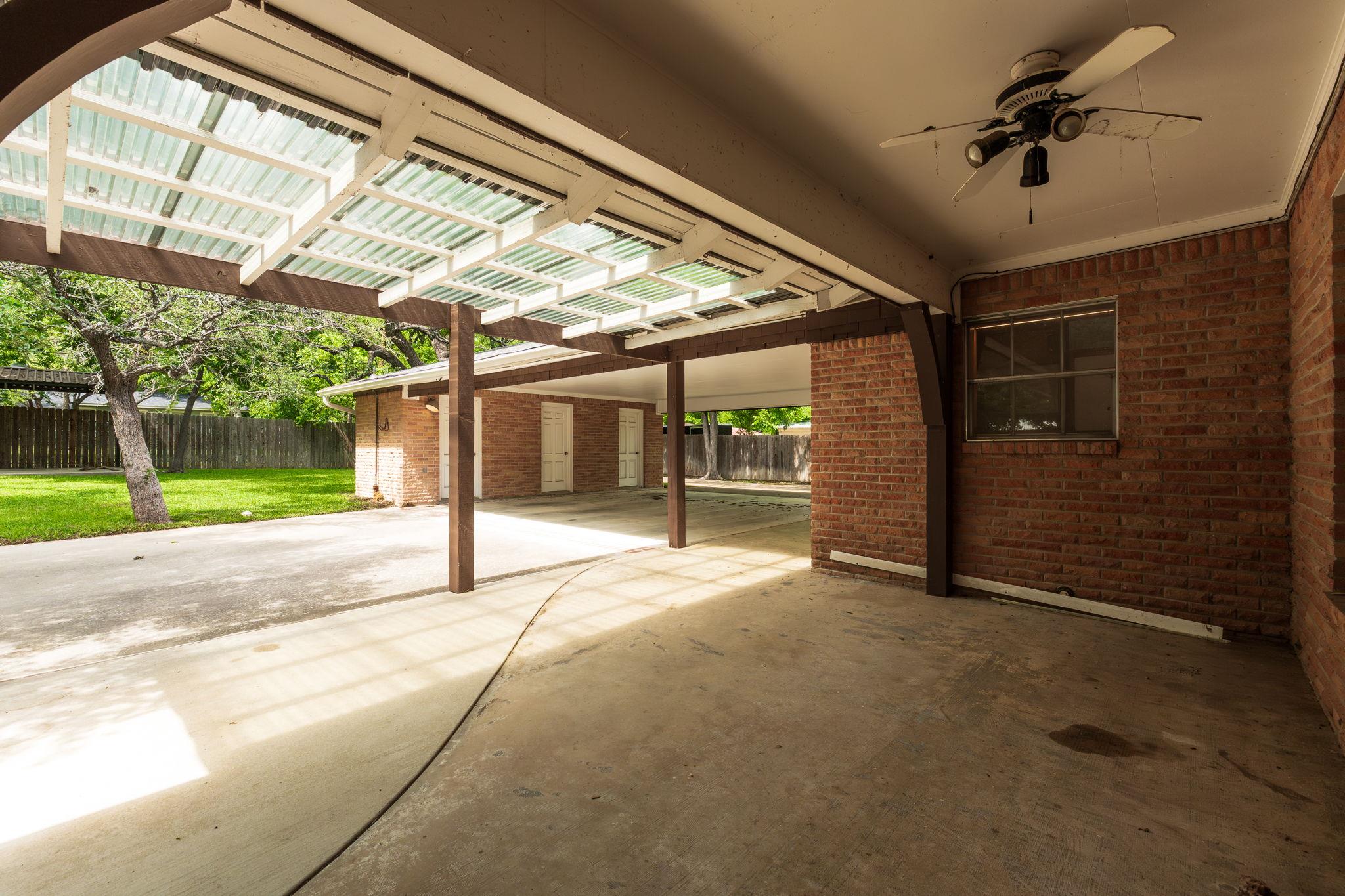 1409 W North Ave, Lampasas, TX 76550