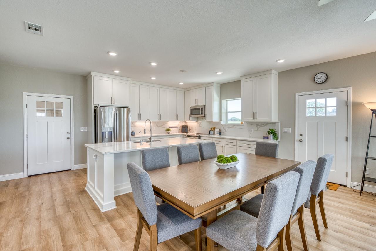 224 Blackbuck Ridge Dr, Lampasas, TX 76550