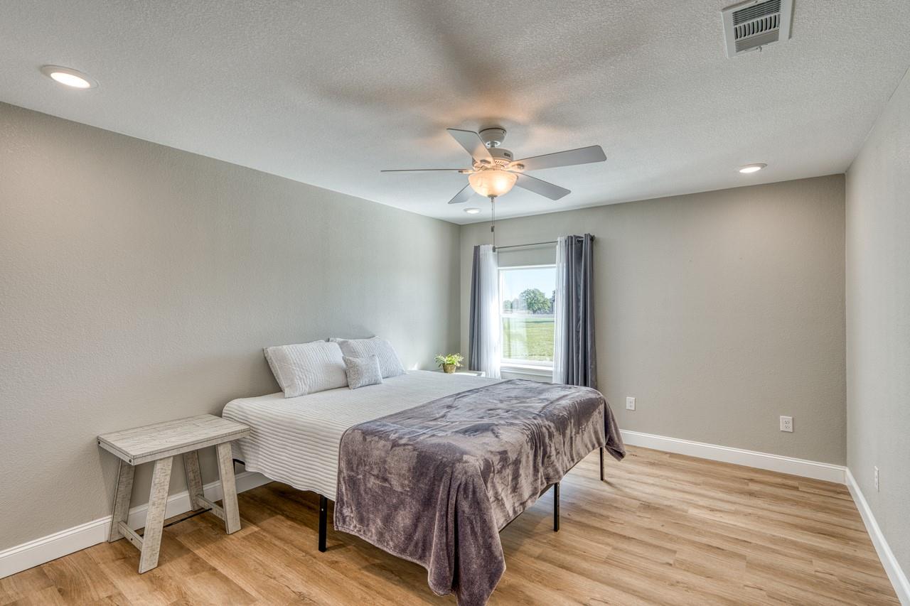 224 Blackbuck Ridge Dr, Lampasas, TX 76550