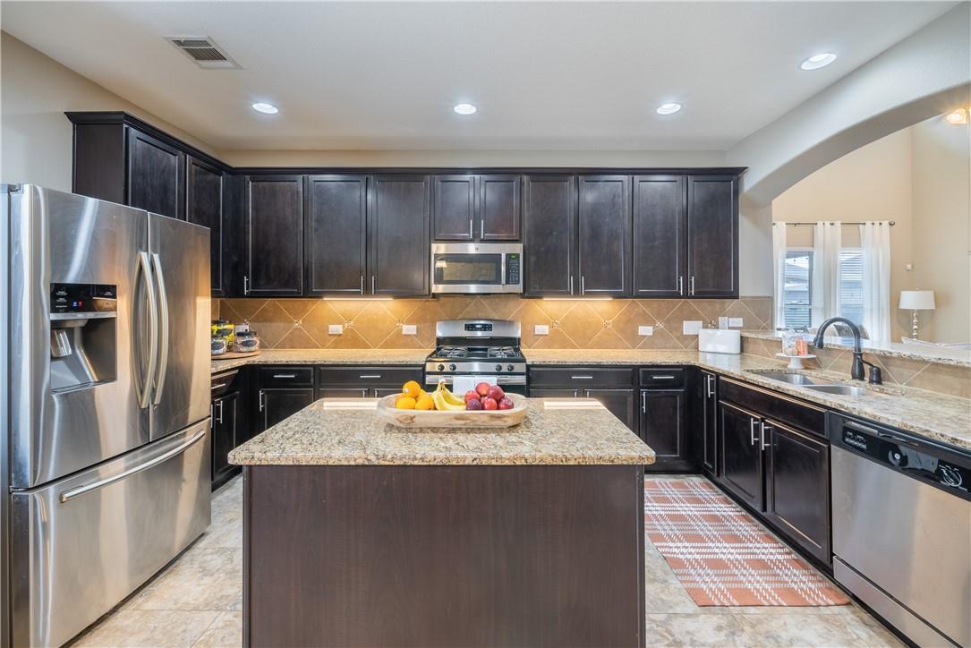 273 Everglade Dr, Buda, TX 78610