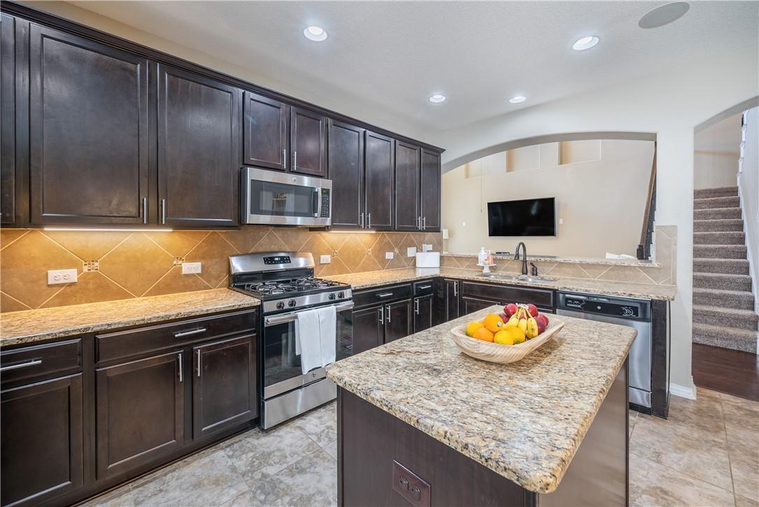 273 Everglade Dr, Buda, TX 78610