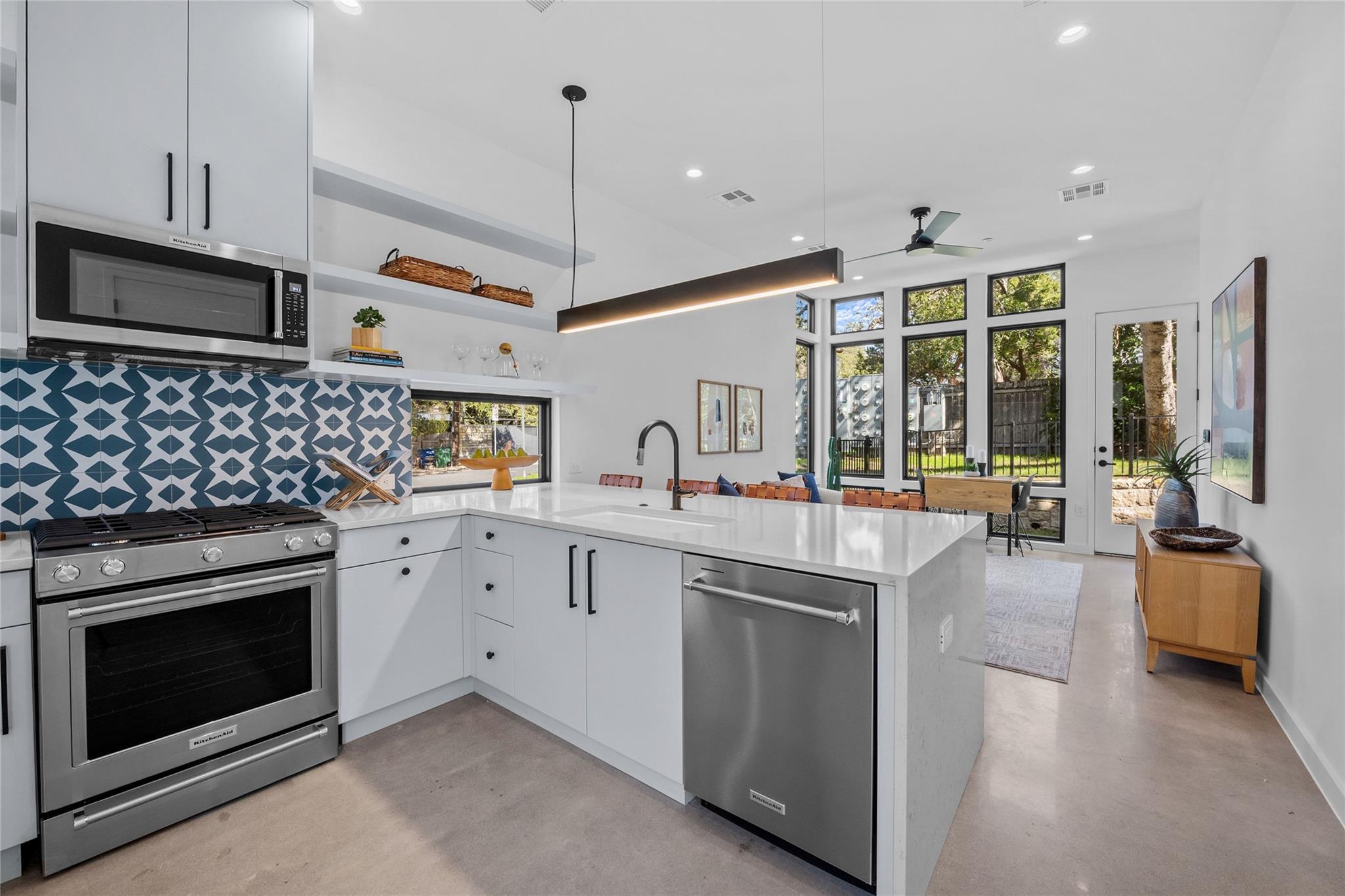 219 Lessin Ln # 10A, Austin, TX 78704