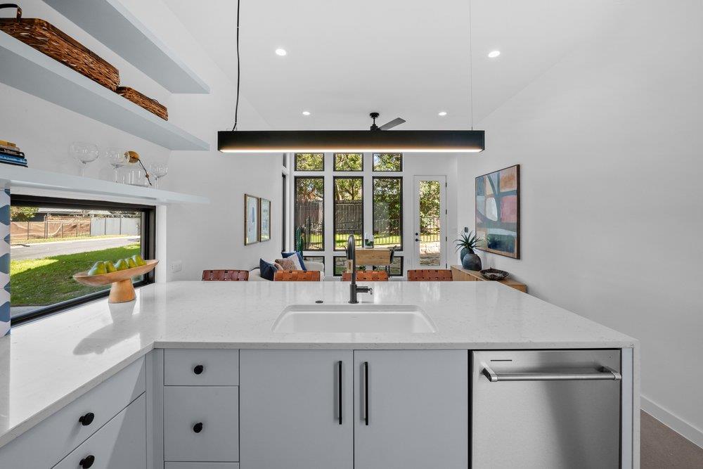 219 Lessin Ln # 10A, Austin, TX 78704