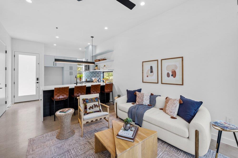 219 Lessin Ln # 10A, Austin, TX 78704