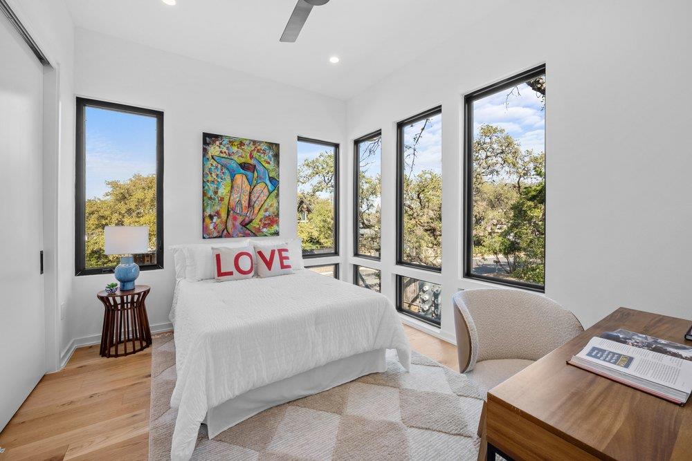 219 Lessin Ln # 10A, Austin, TX 78704