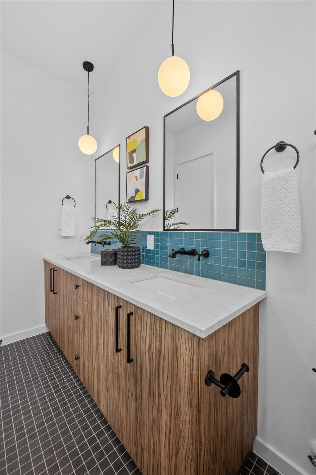 219 Lessin Ln # 10A, Austin, TX 78704