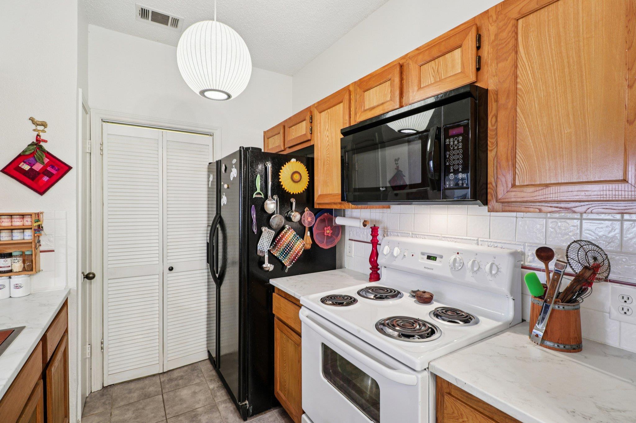 802 S 1st St # 121, Austin, TX 78704