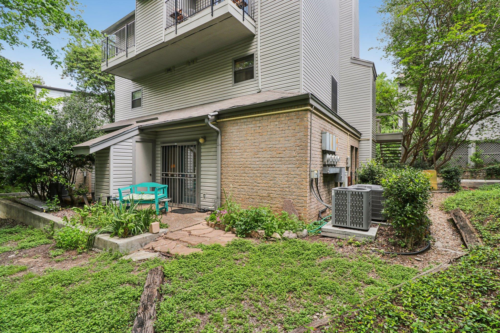802 S 1st St # 121, Austin, TX 78704