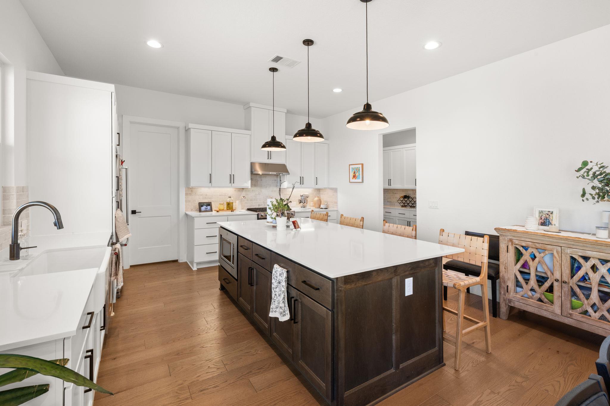 202 Smoke Tree Cir, Dripping Springs, TX 78620