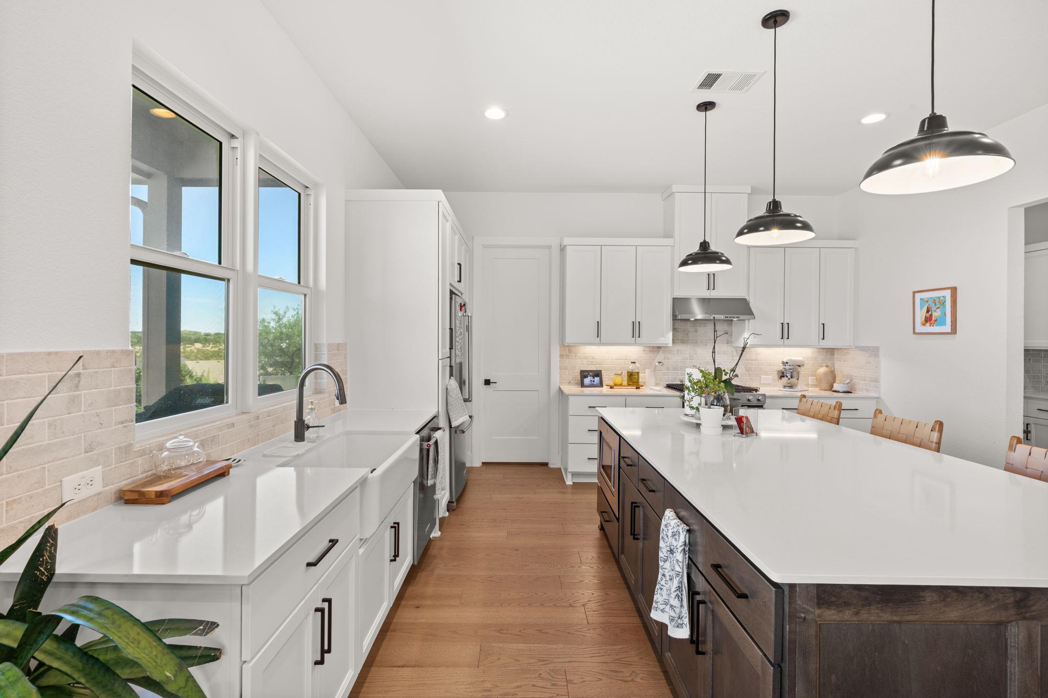 202 Smoke Tree Cir, Dripping Springs, TX 78620