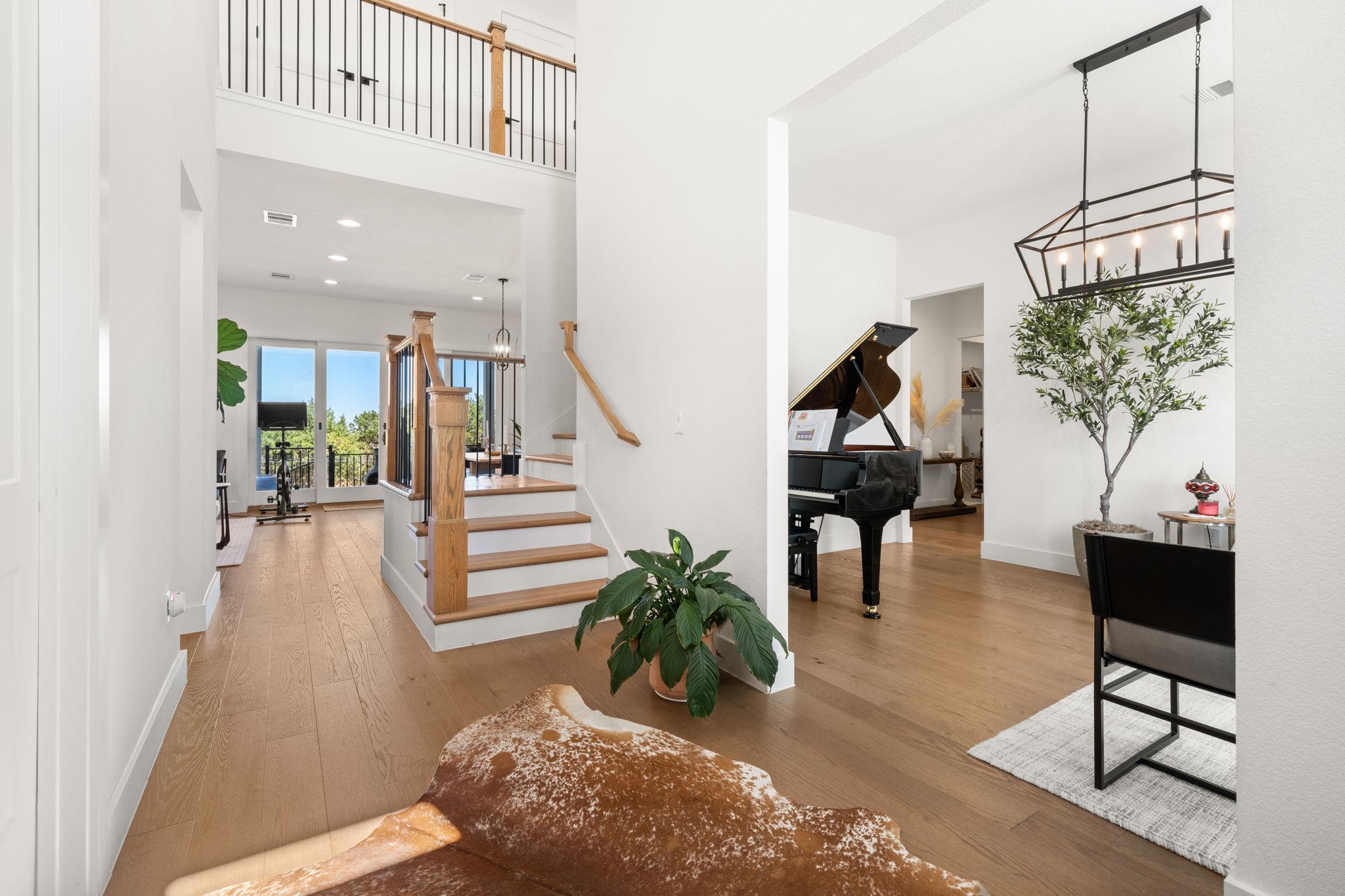 202 Smoke Tree Cir, Dripping Springs, TX 78620