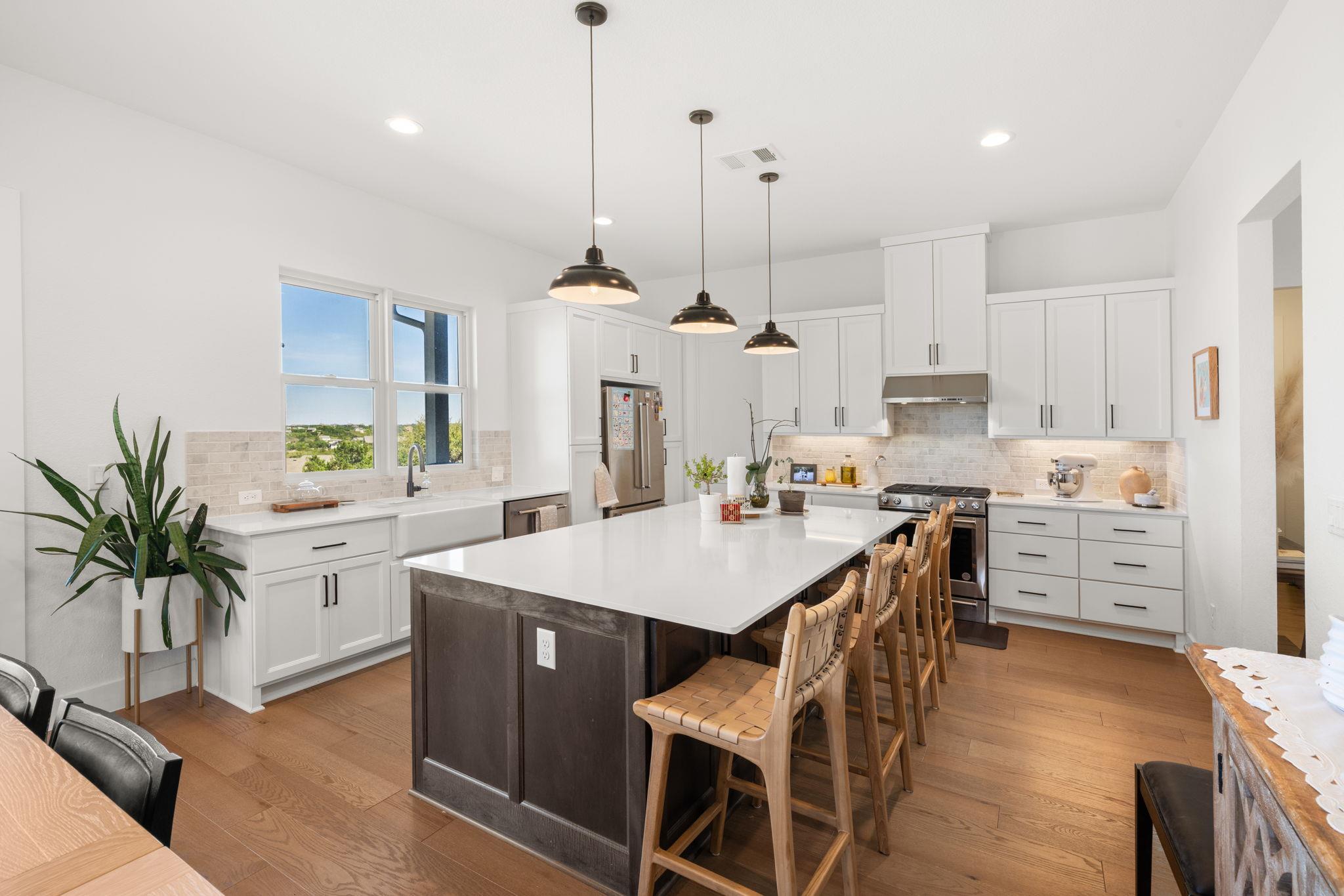 202 Smoke Tree Cir, Dripping Springs, TX 78620