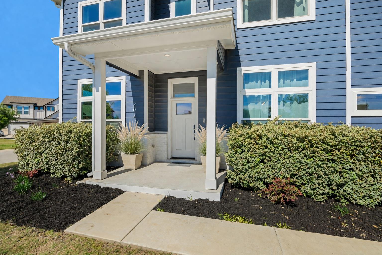 202 Smoke Tree Cir, Dripping Springs, TX 78620