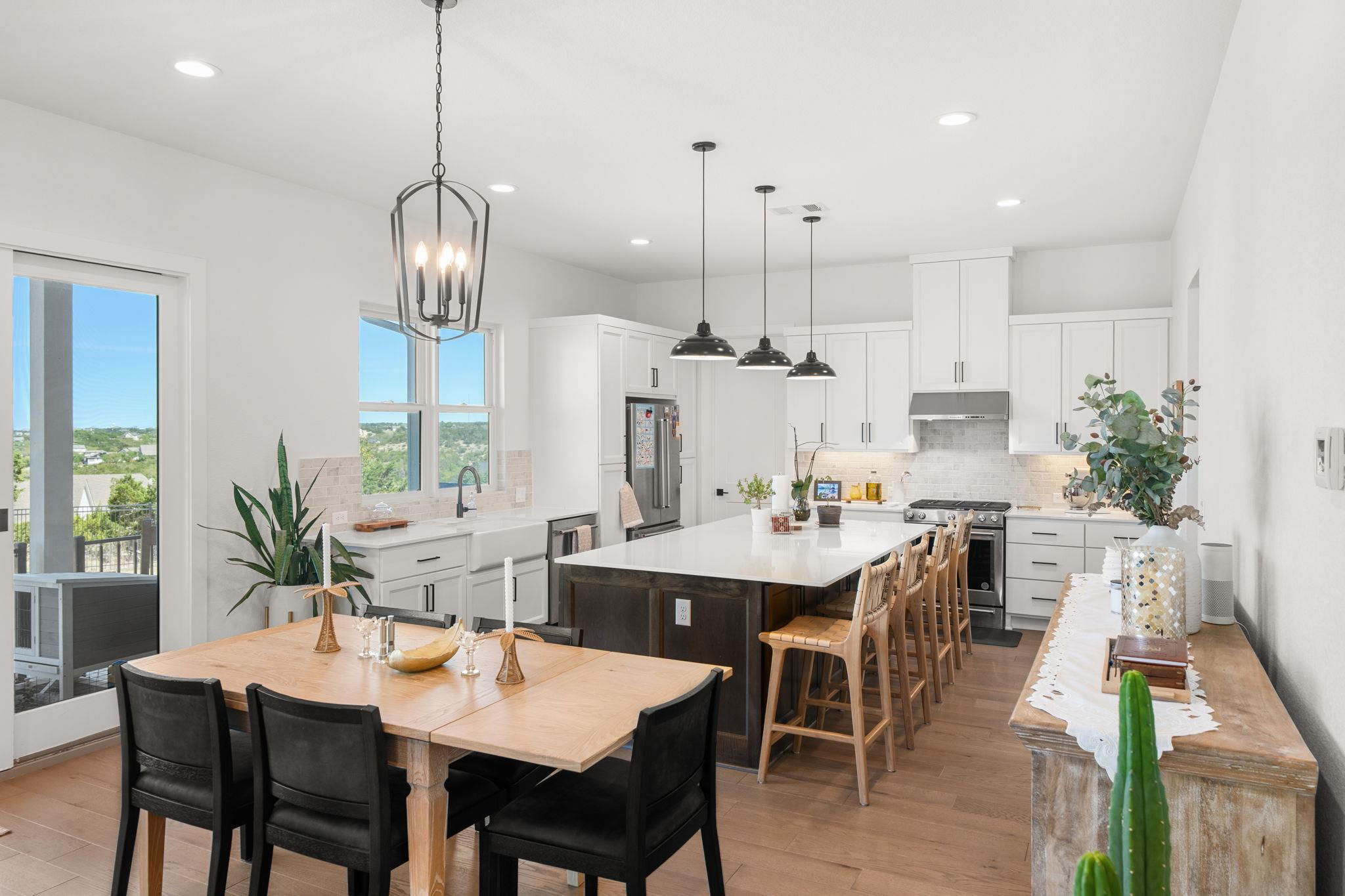 202 Smoke Tree Cir, Dripping Springs, TX 78620