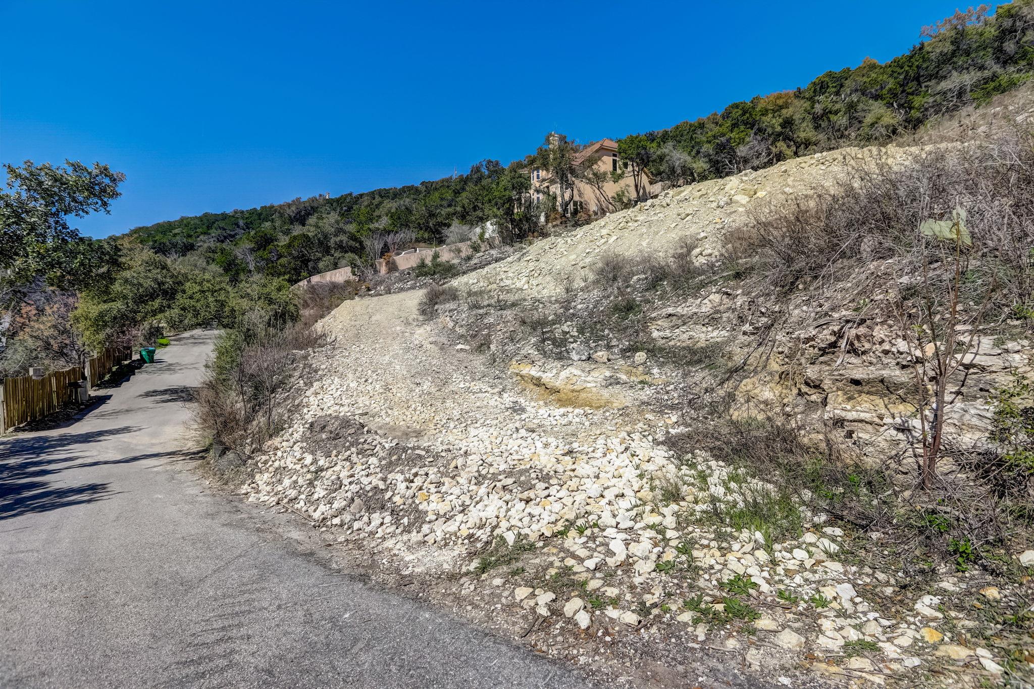 14000 & 14002 Skyline Dr, Austin, TX 78732