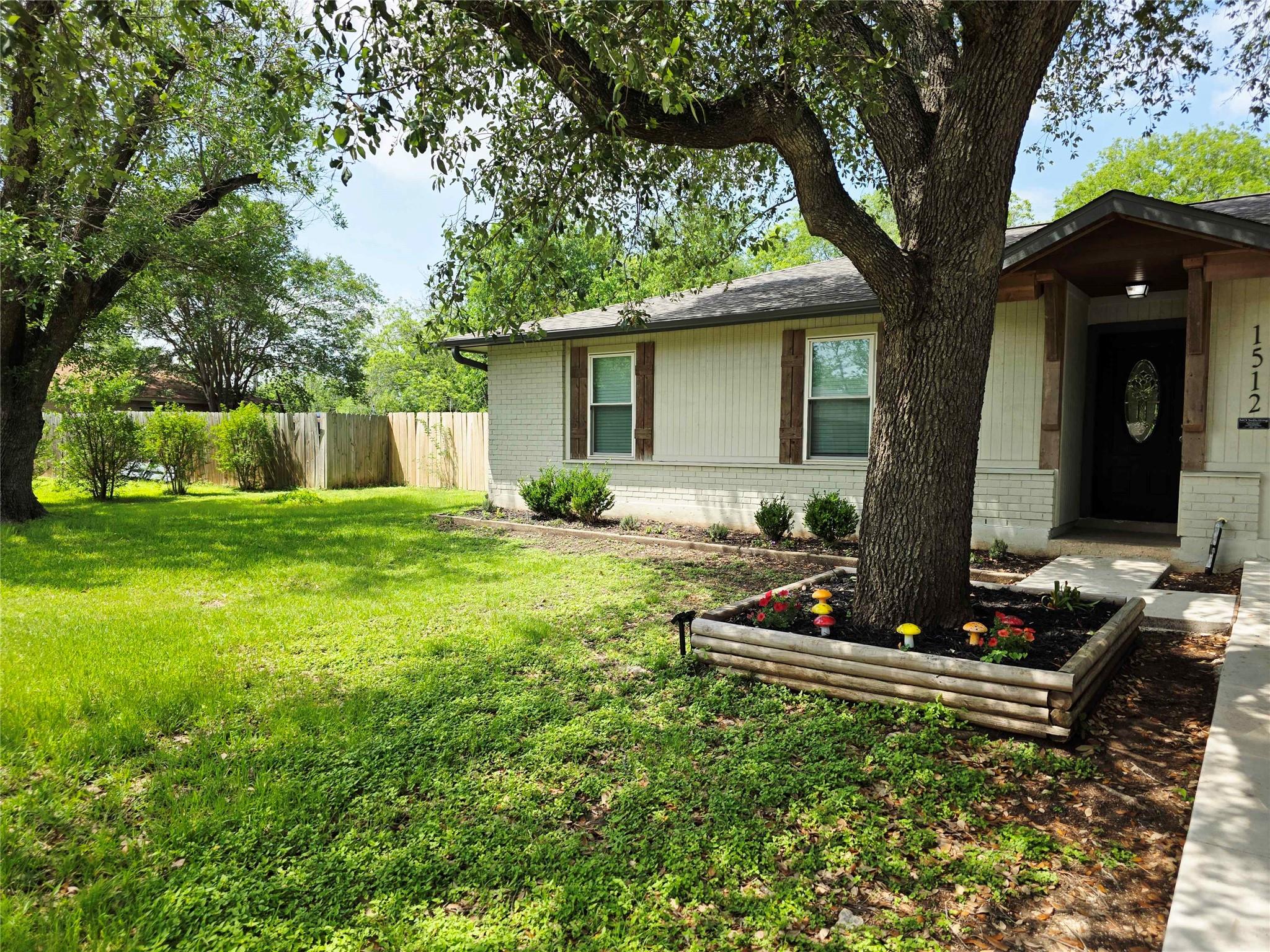 1512 W Mesa Park Dr, Round Rock, TX 78664