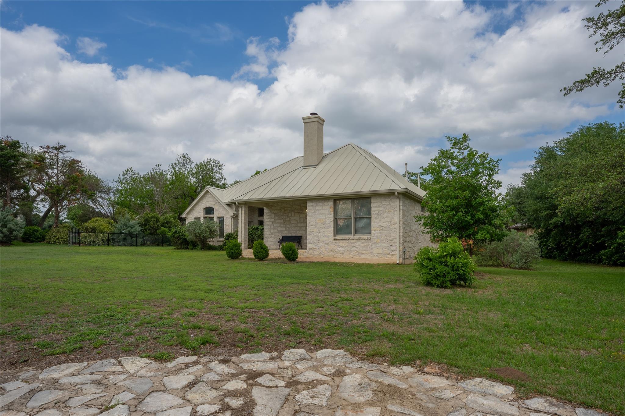 220 Mallet Ct, Austin, TX 78737