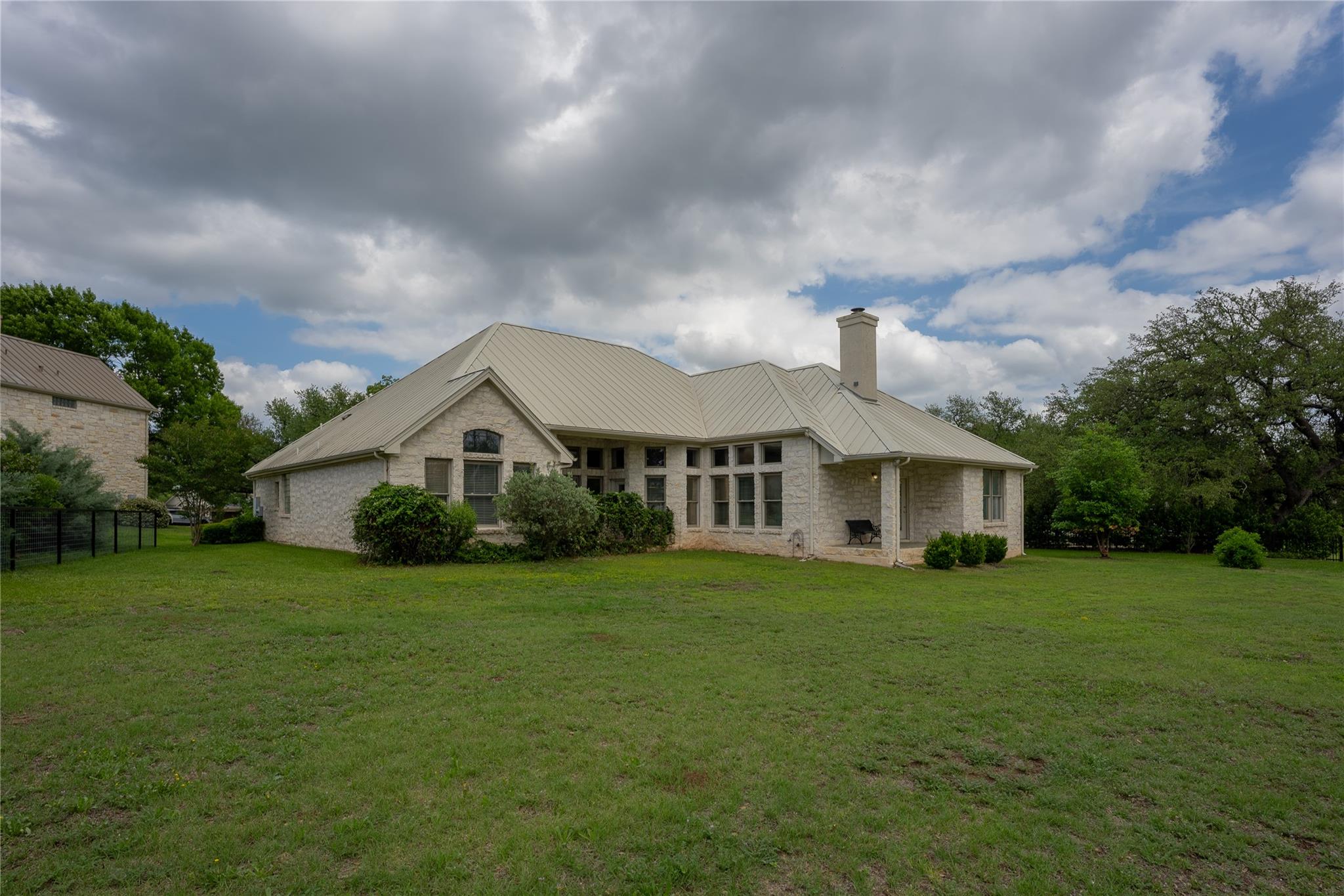 220 Mallet Ct, Austin, TX 78737