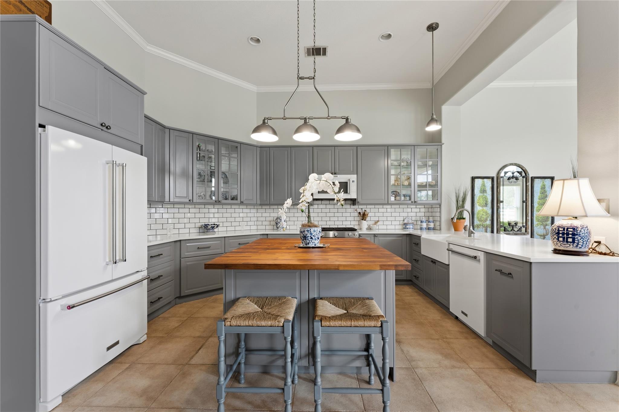 220 Mallet Ct, Austin, TX 78737