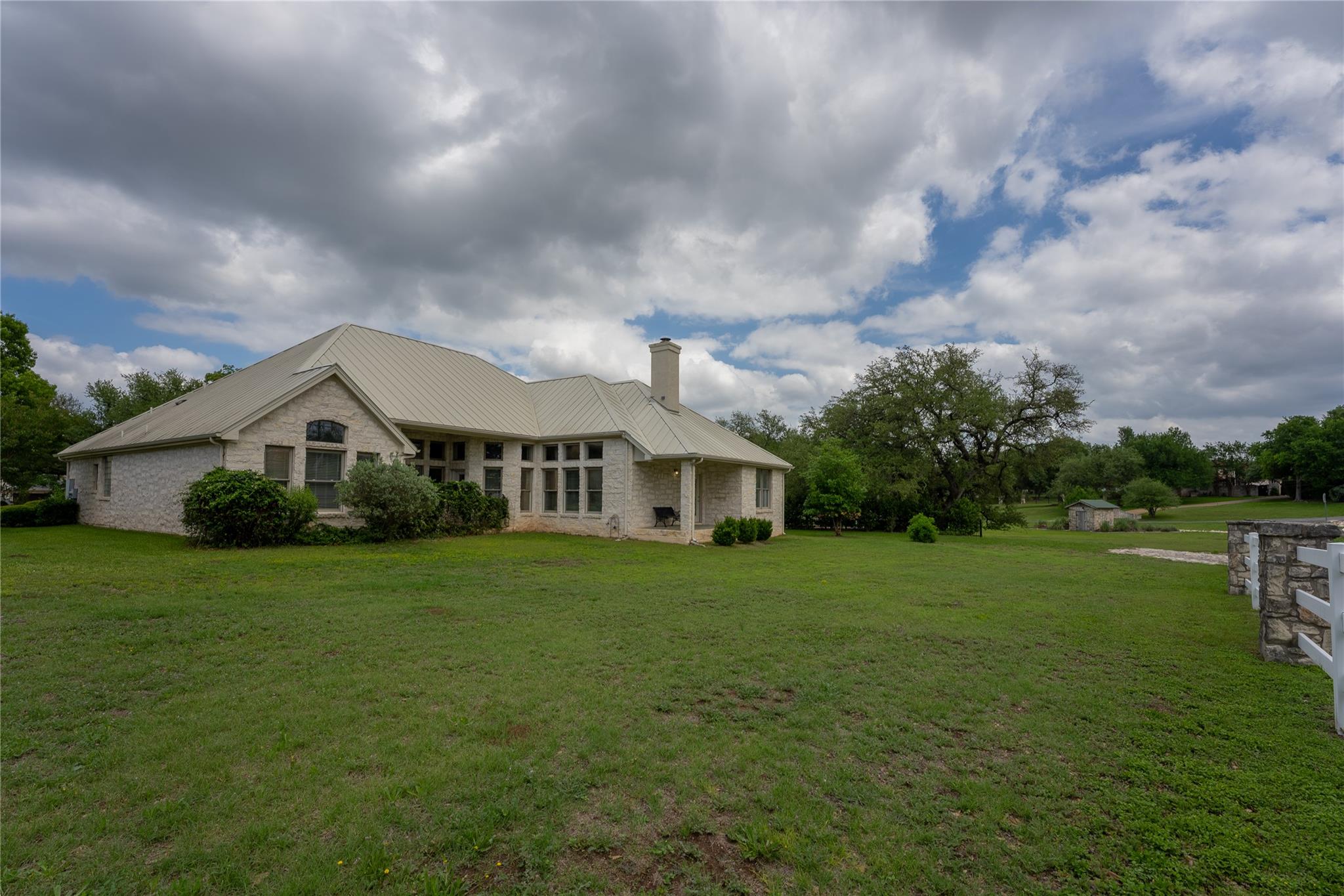 220 Mallet Ct, Austin, TX 78737