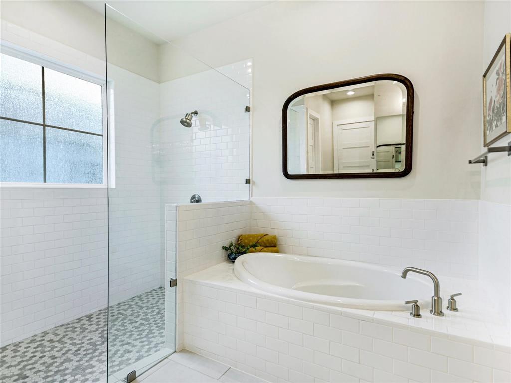 170 Bunker Ranch Blvd # 16, Dripping Springs, TX 78620