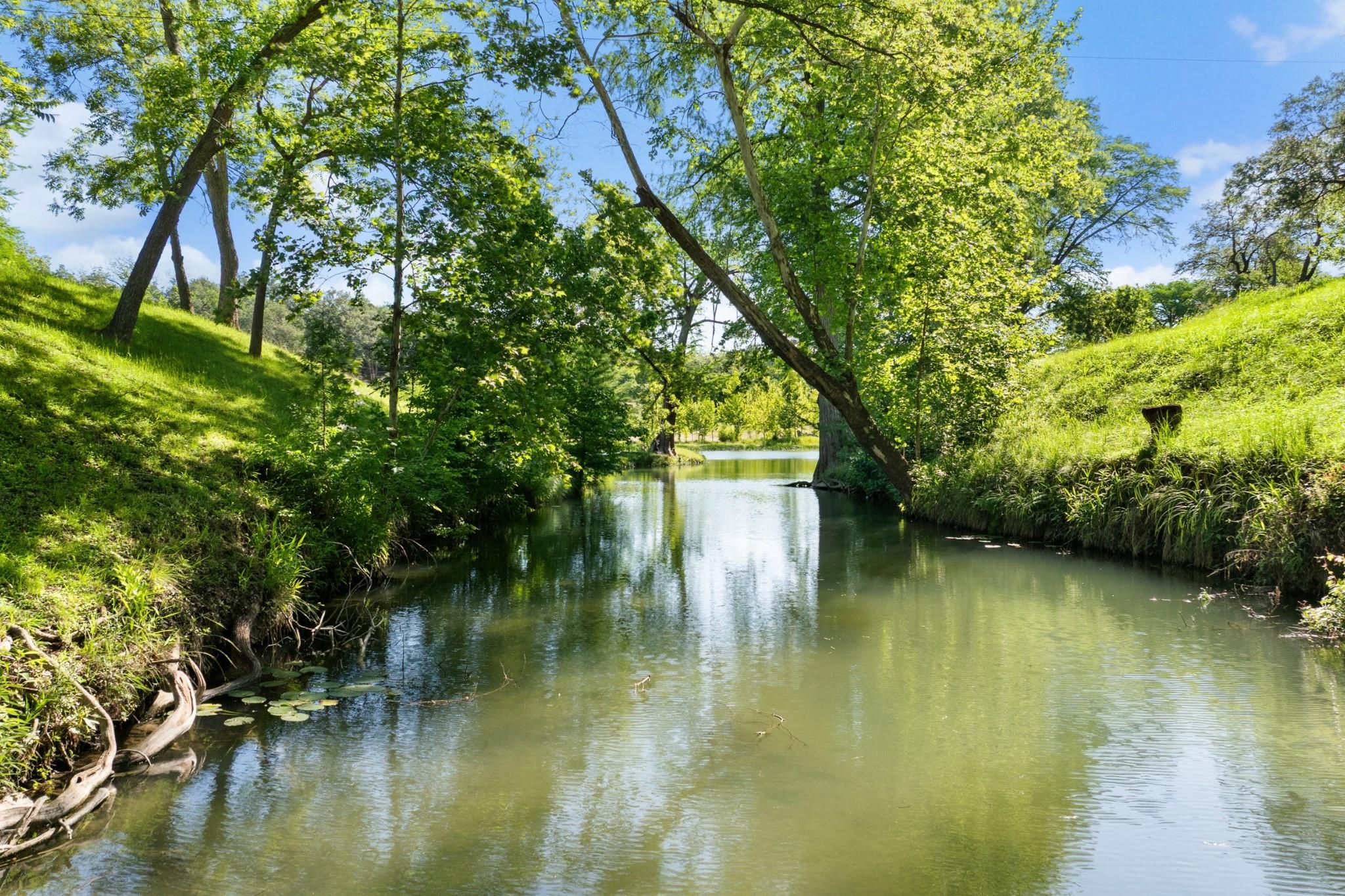 5055 Wayside Dr, Wimberley, TX 78676