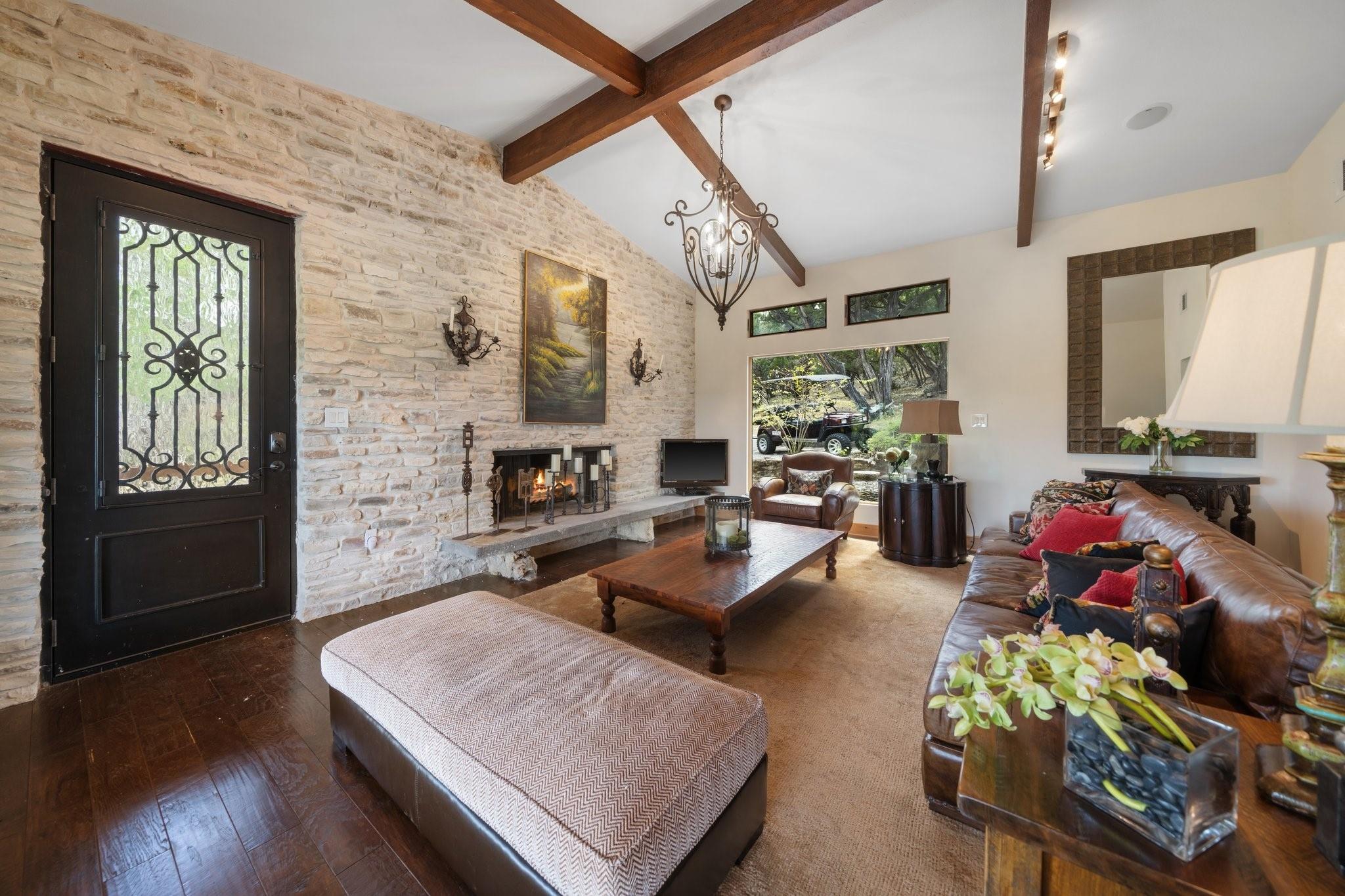 5055 Wayside Dr, Wimberley, TX 78676