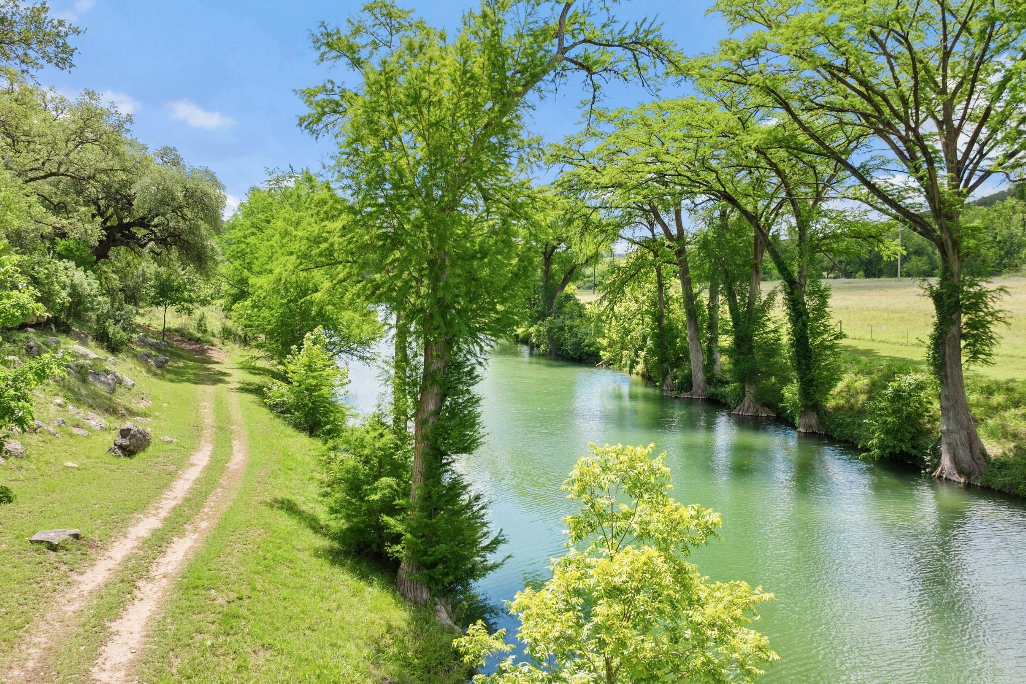 5055 Wayside Dr, Wimberley, TX 78676