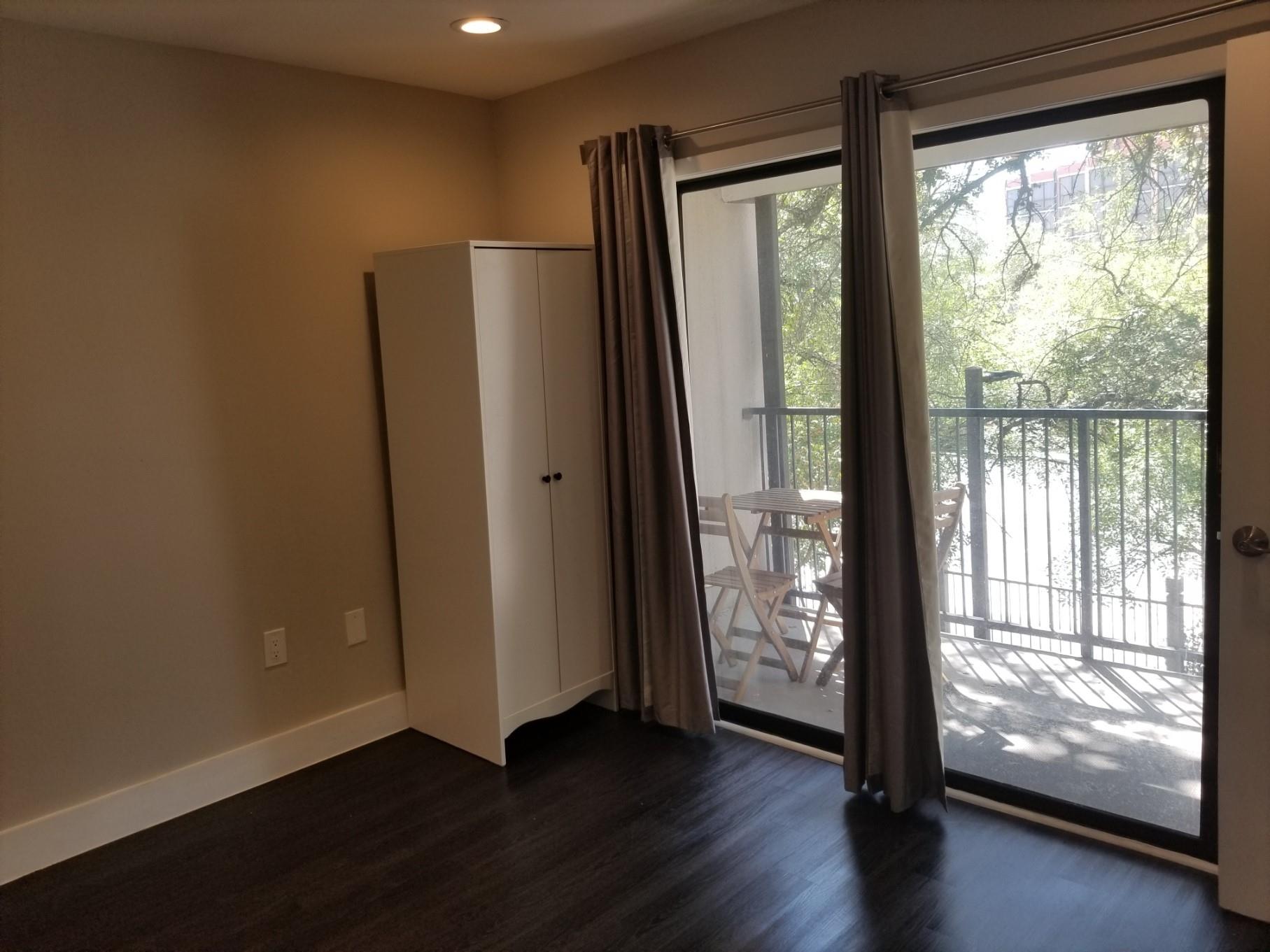 935 La Posada Dr # 232, Austin, TX 78752