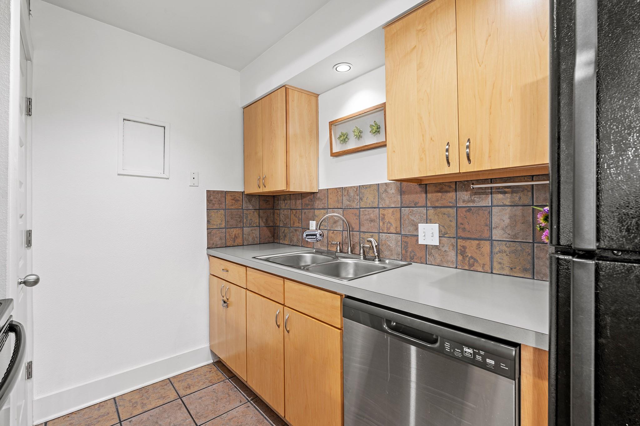 3815 Guadalupe St # 112, Austin, TX 78751