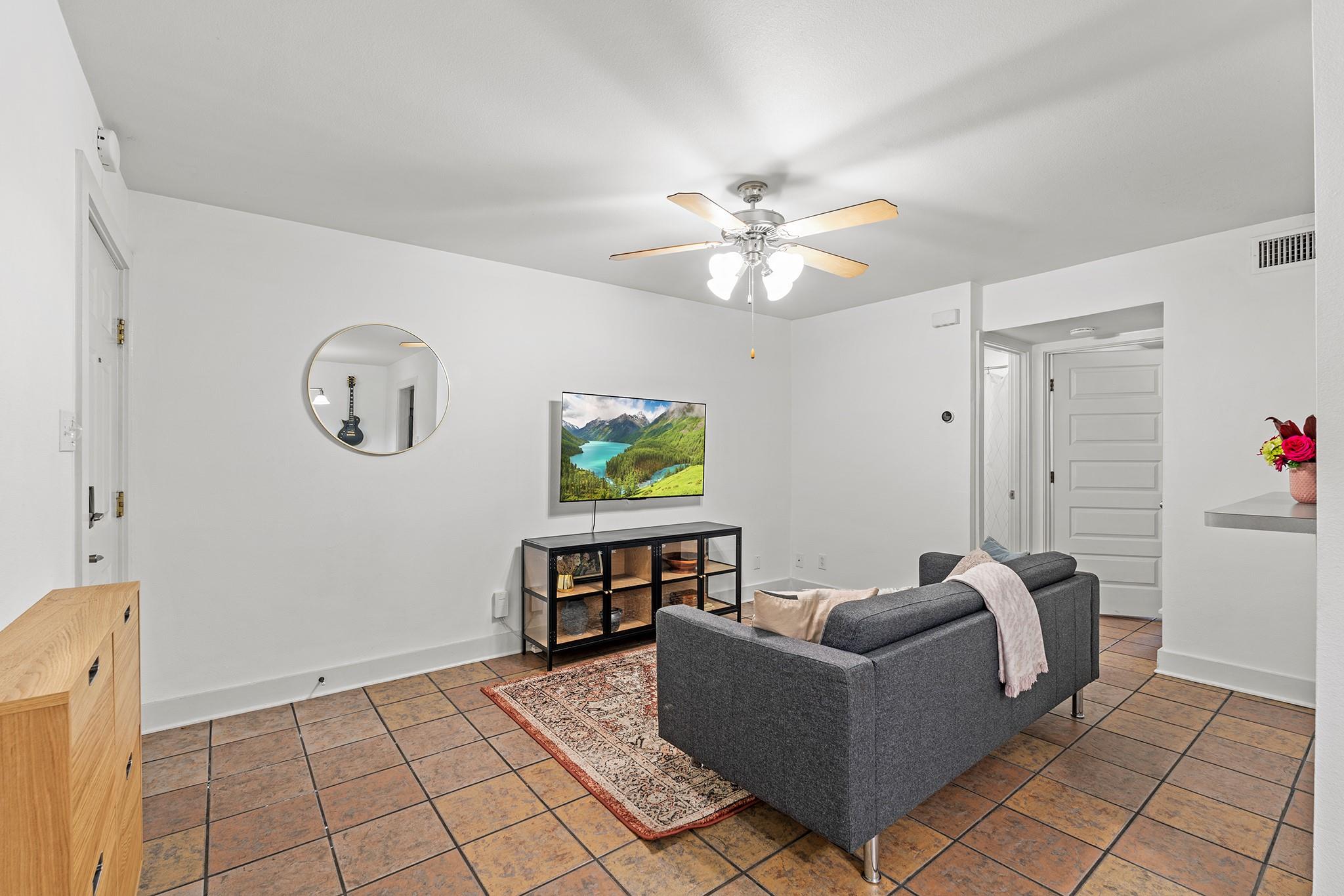 3815 Guadalupe St # 112, Austin, TX 78751