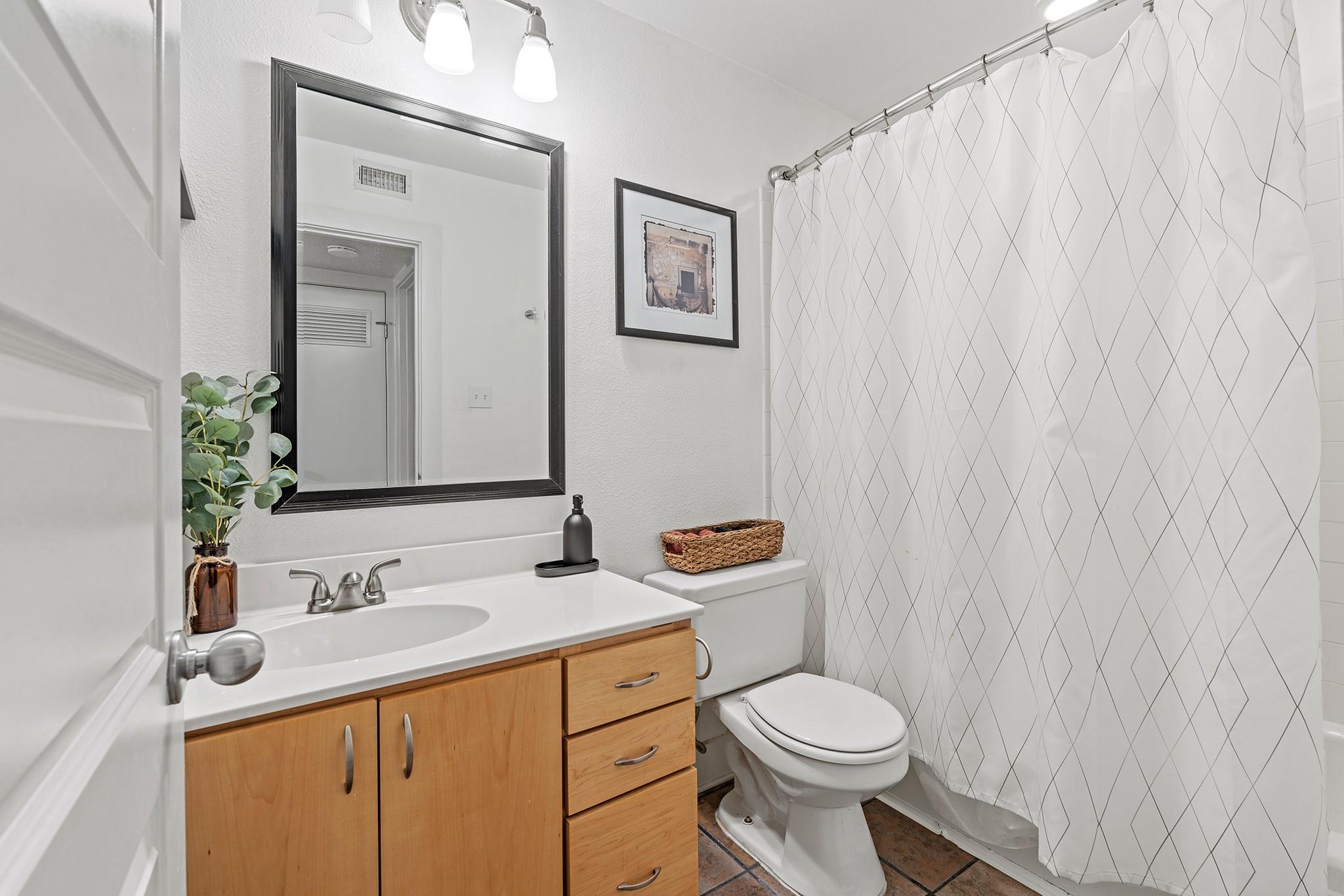 3815 Guadalupe St # 112, Austin, TX 78751