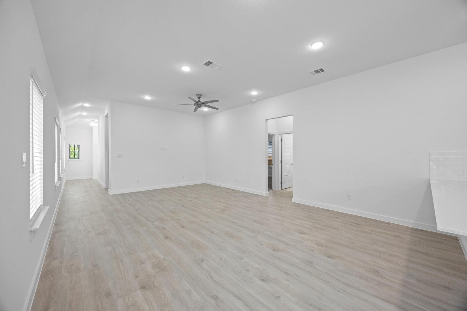 186 Hornet St, Elgin, TX 78621