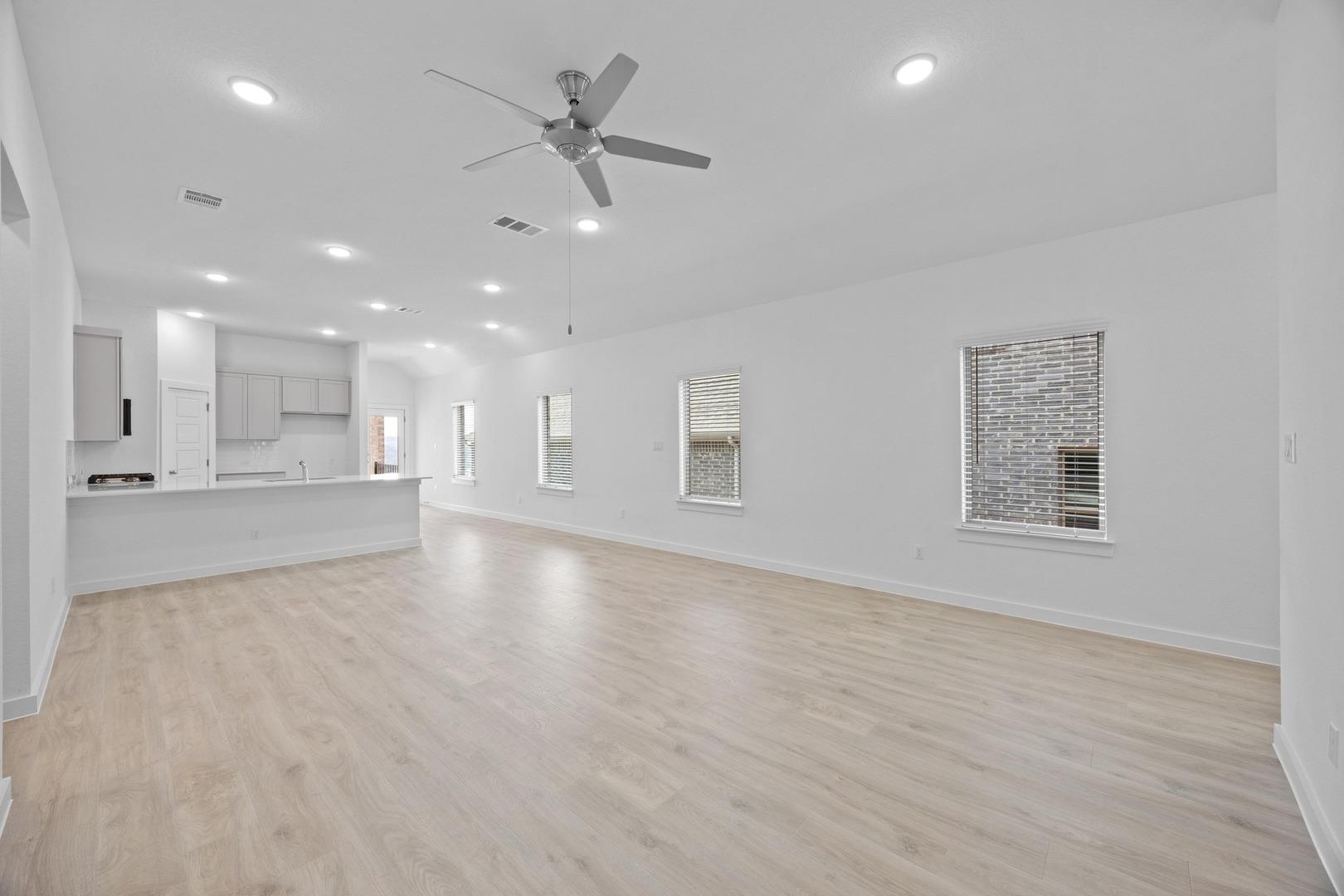 186 Hornet St, Elgin, TX 78621