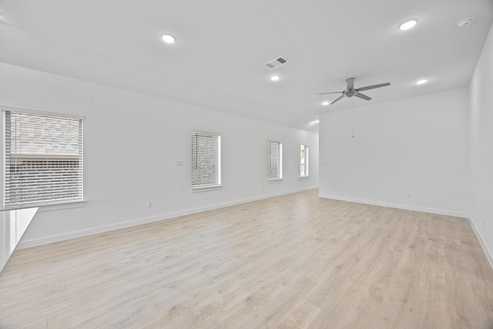 186 Hornet St, Elgin, TX 78621