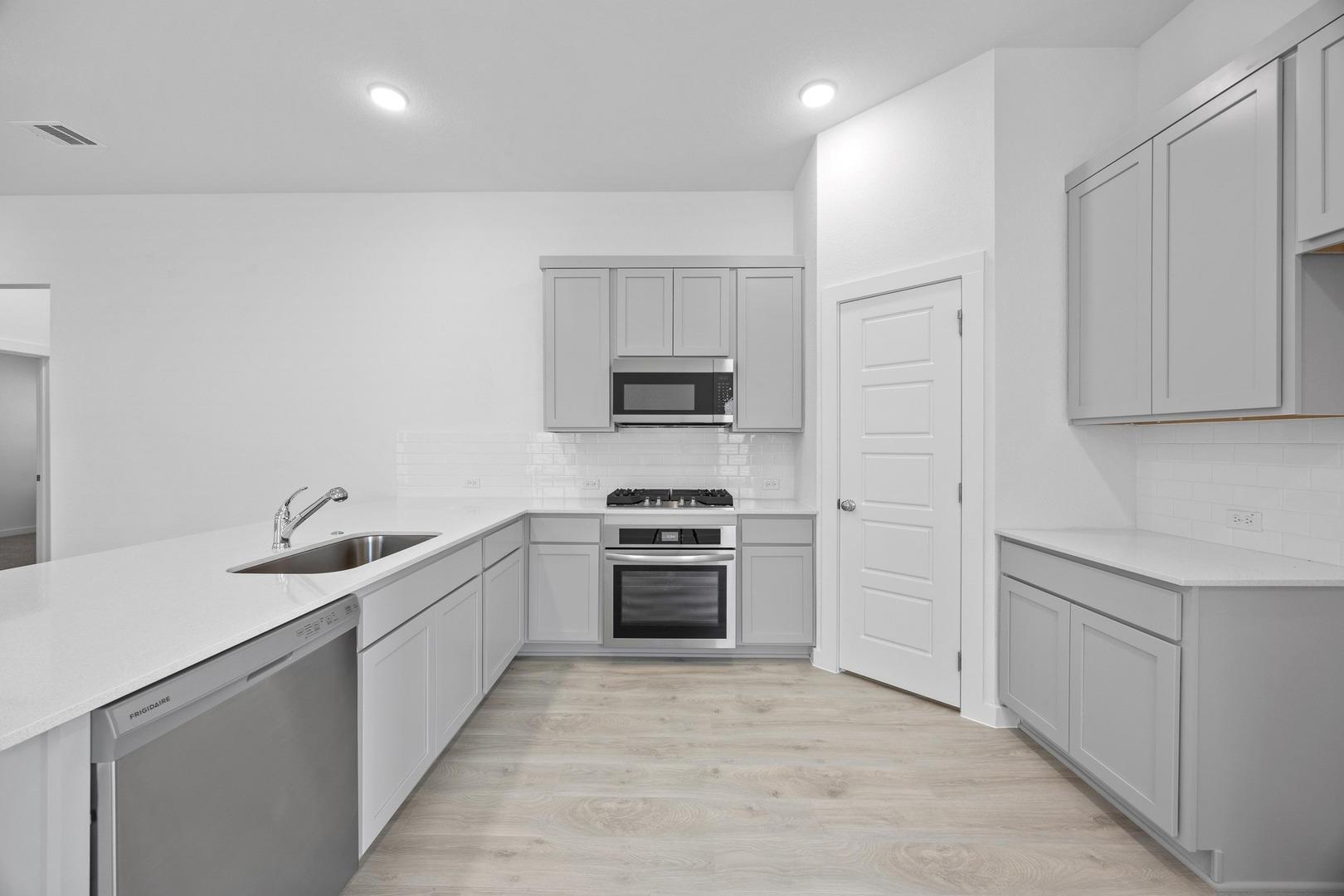 186 Hornet St, Elgin, TX 78621