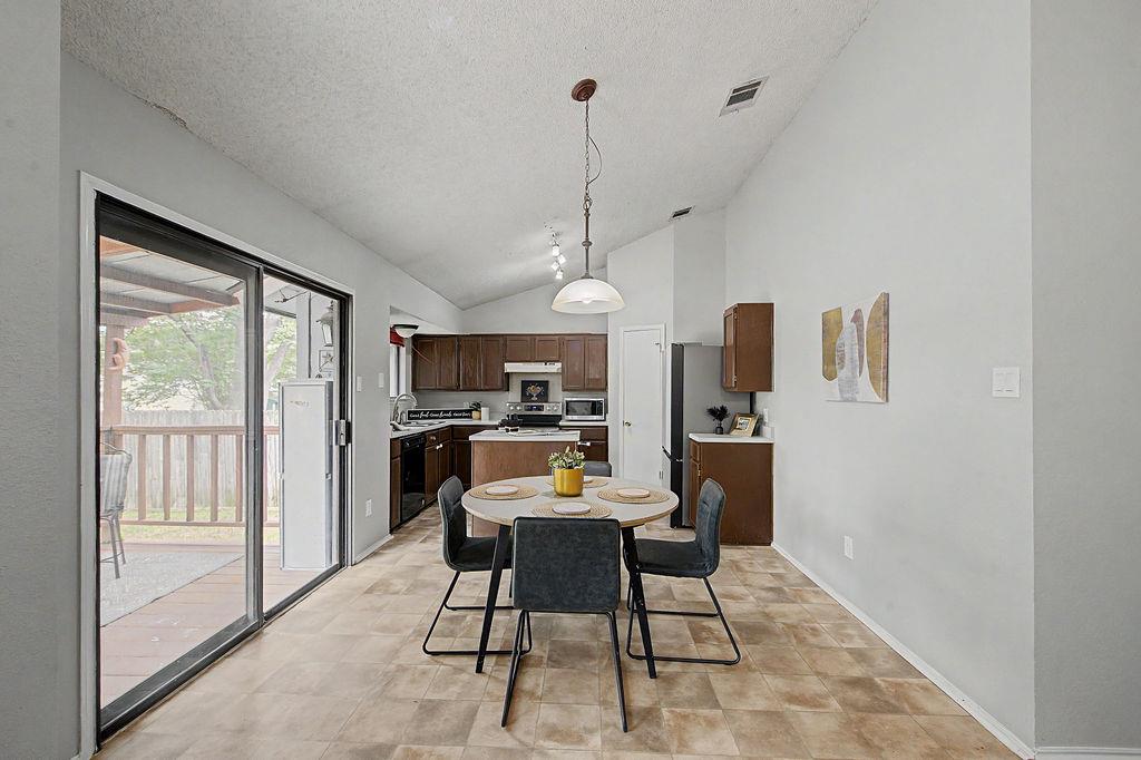 8911 Romayne Ln, Austin, TX 78748