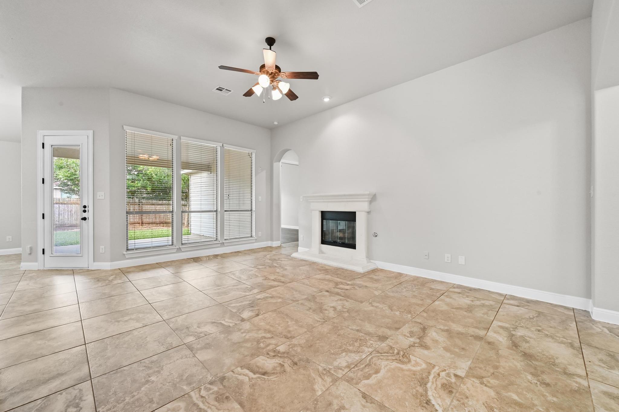 645 Clear Springs Holw, Buda, TX 78610