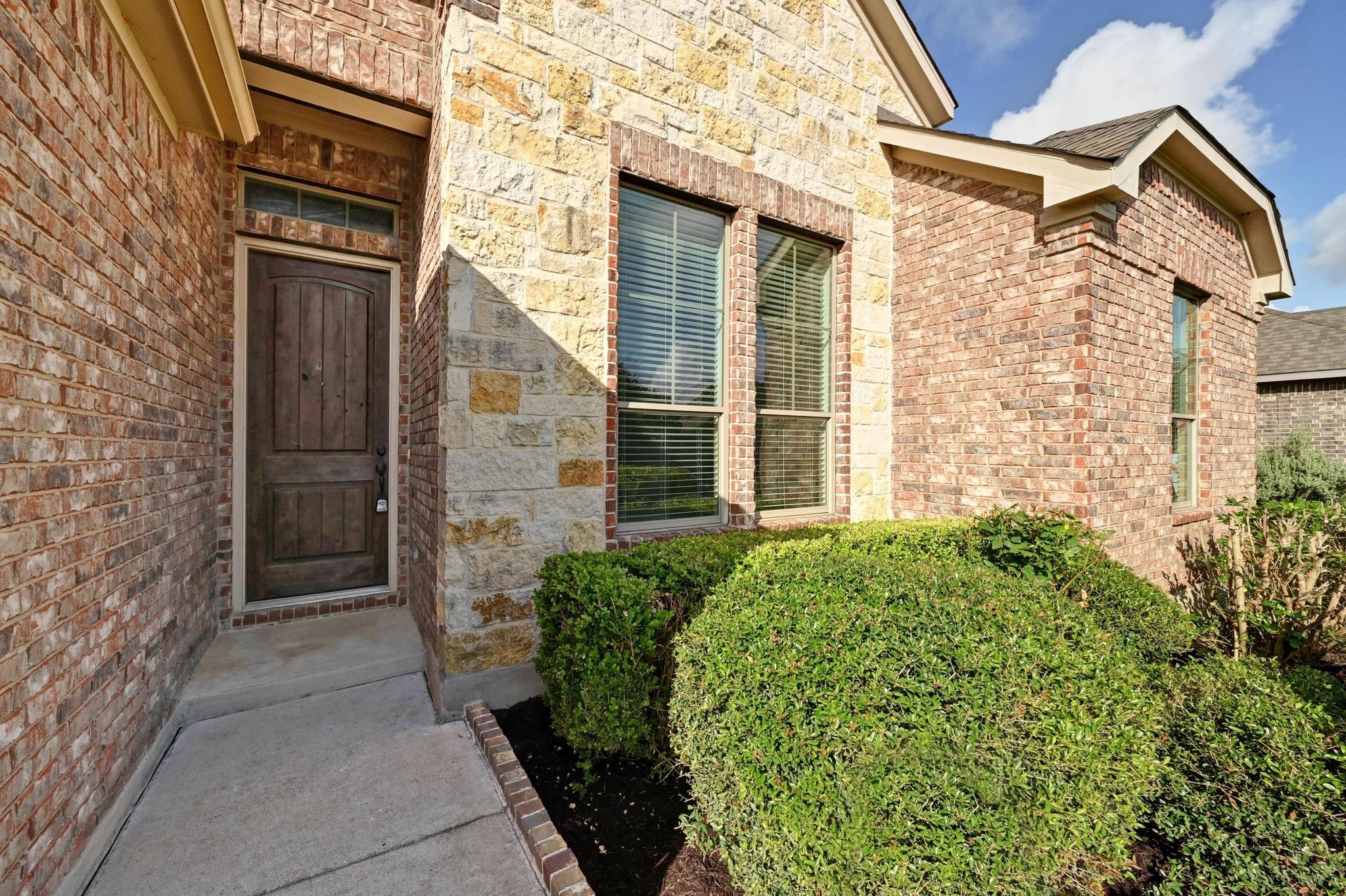 645 Clear Springs Holw, Buda, TX 78610