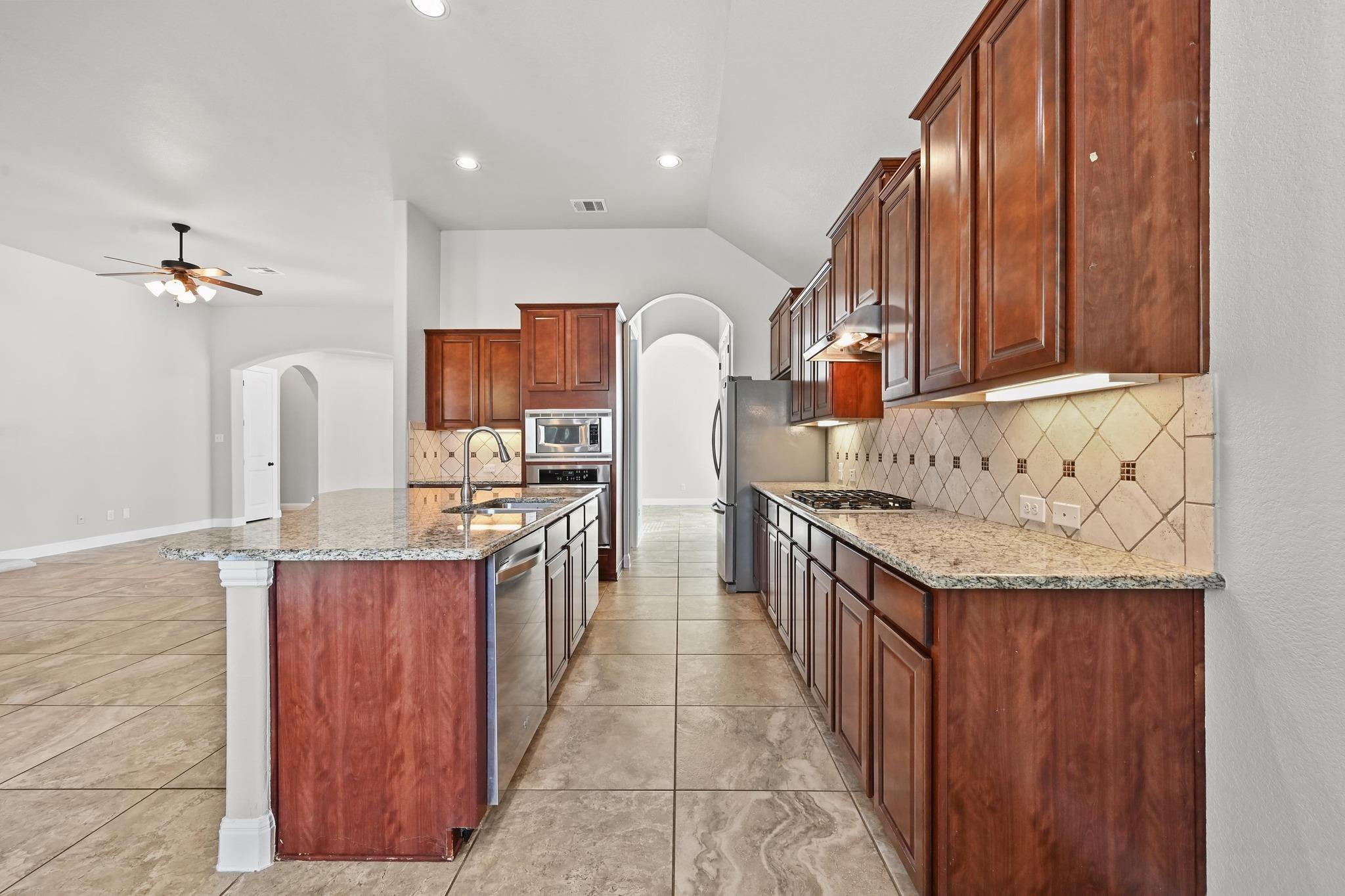 645 Clear Springs Holw, Buda, TX 78610