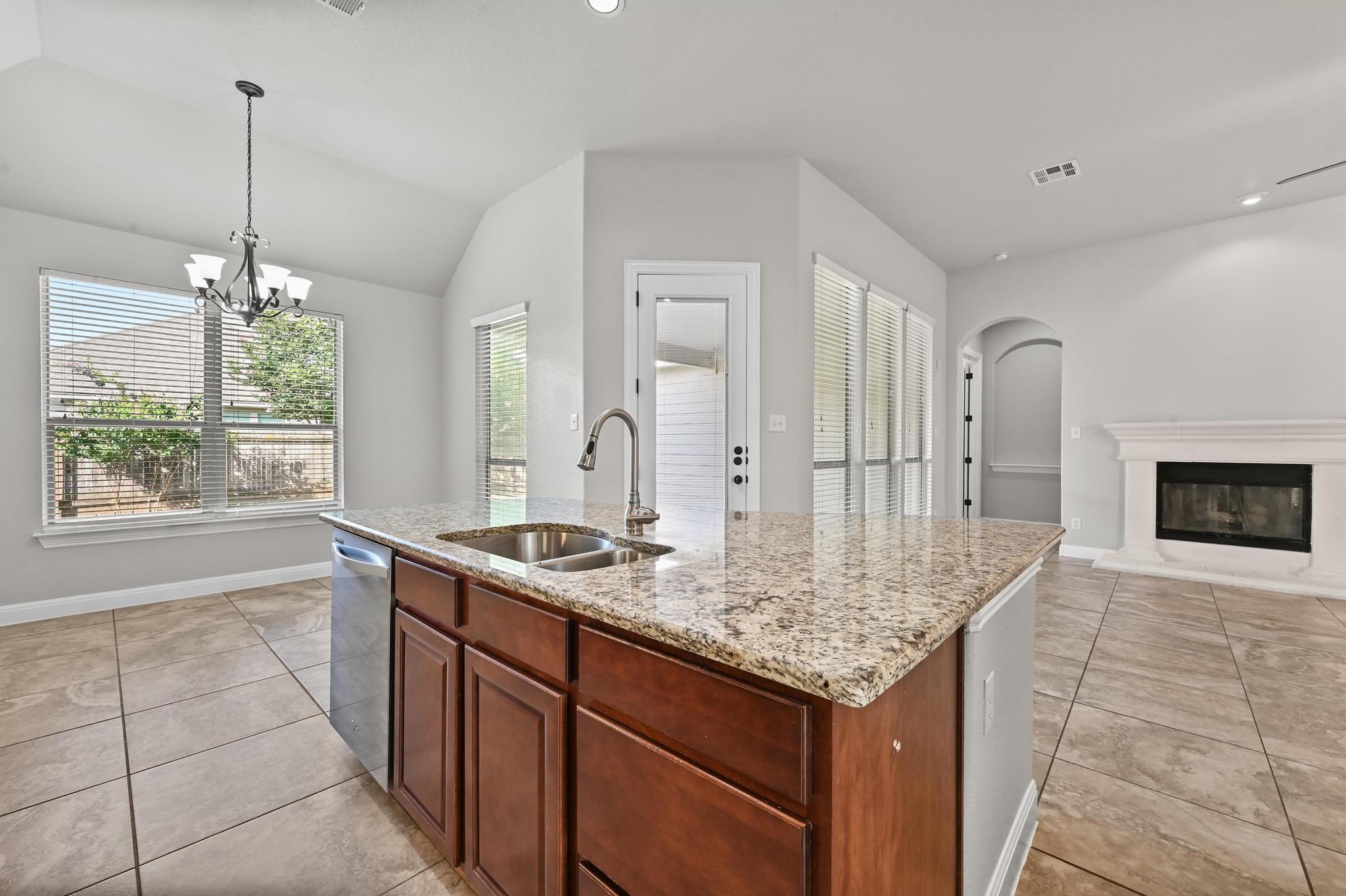 645 Clear Springs Holw, Buda, TX 78610