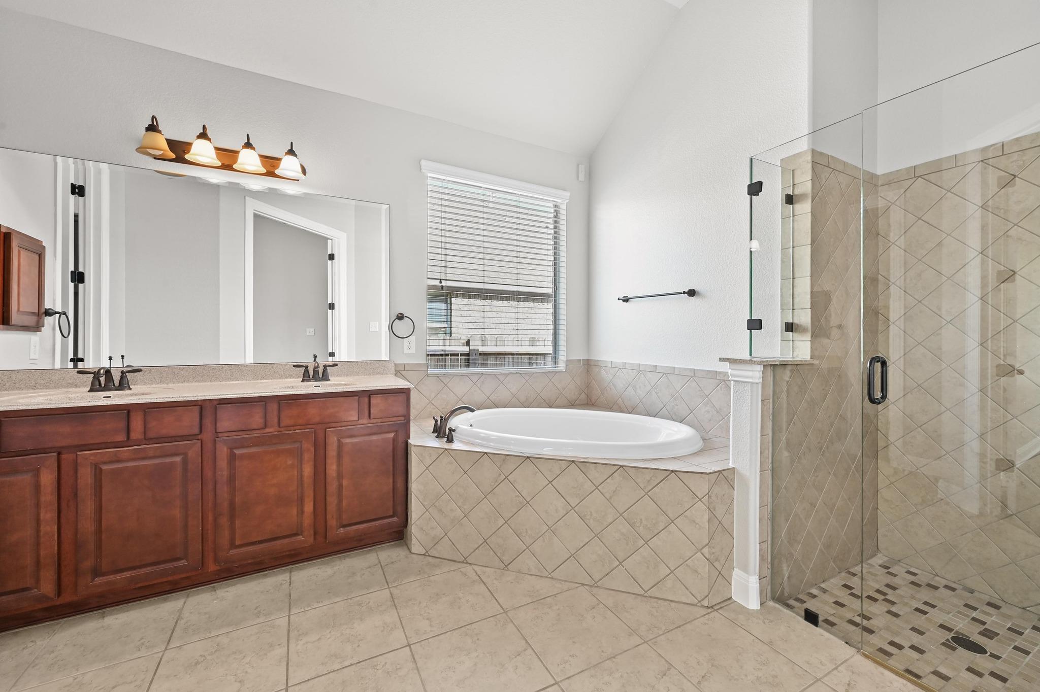 645 Clear Springs Holw, Buda, TX 78610