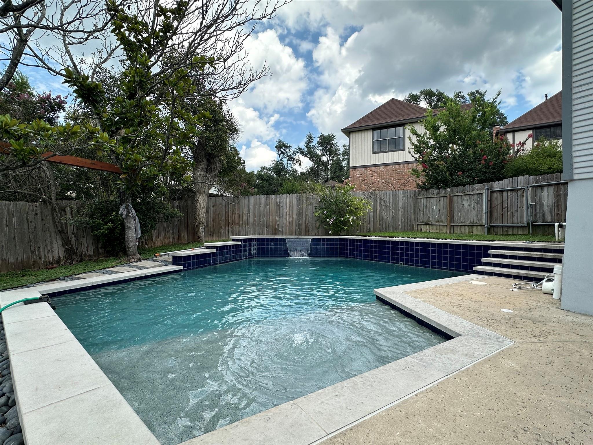 7406 Curly Leaf Cv, Austin, TX 78750