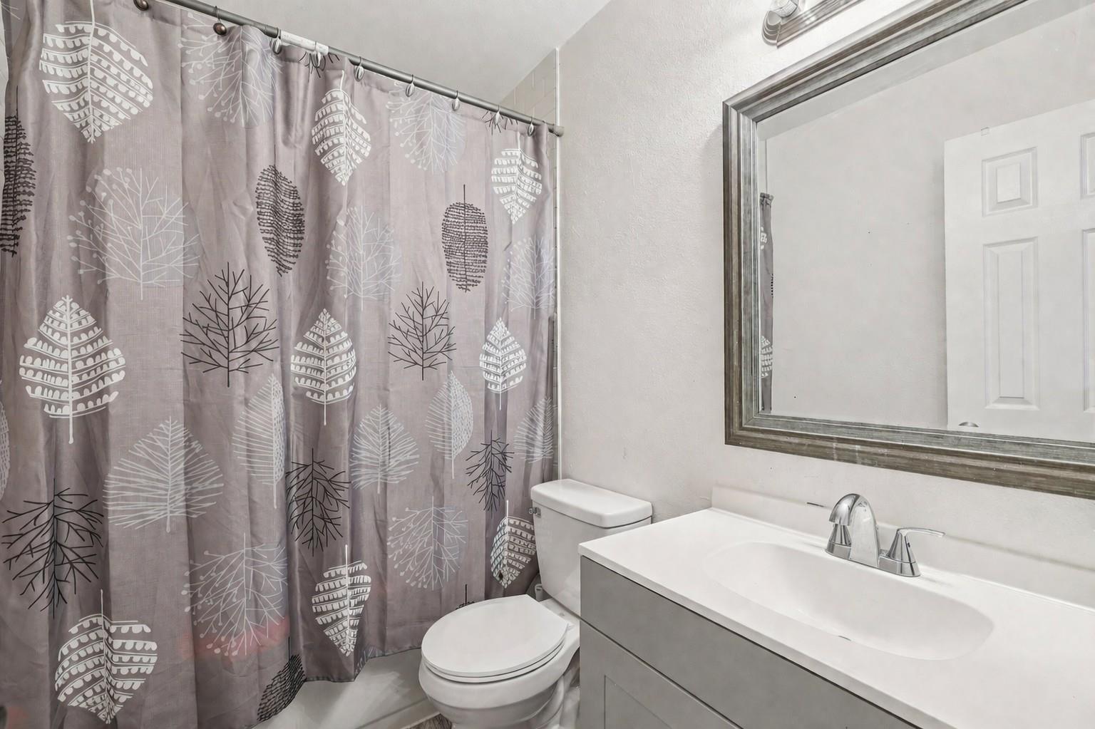 200 Monterrey St # A & B, Elgin, TX 78621