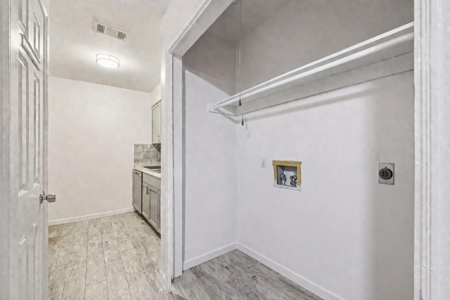 200 Monterrey St # A & B, Elgin, TX 78621